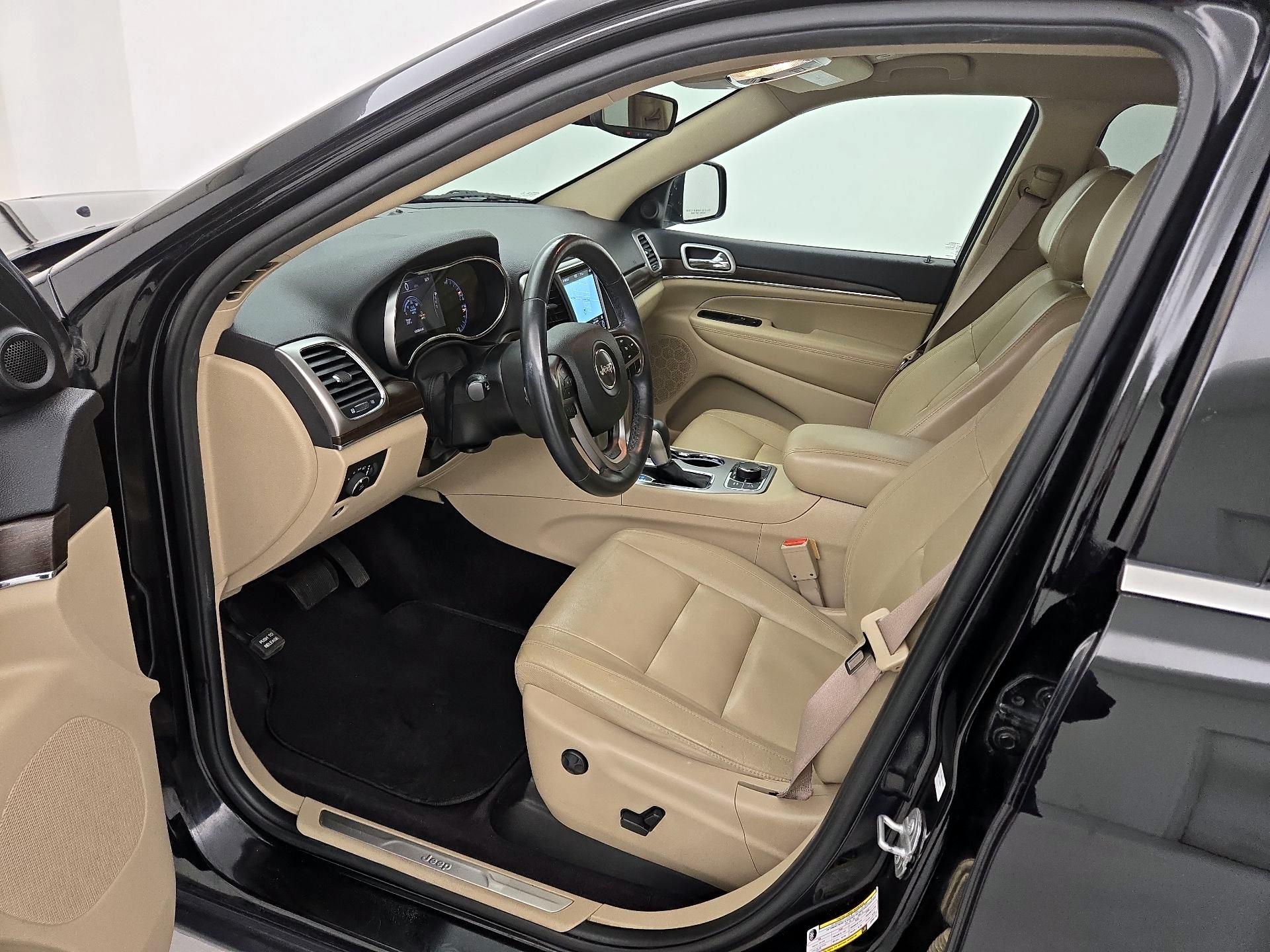 Thumbnail: 2018 Jeep Grand Cherokee - 11