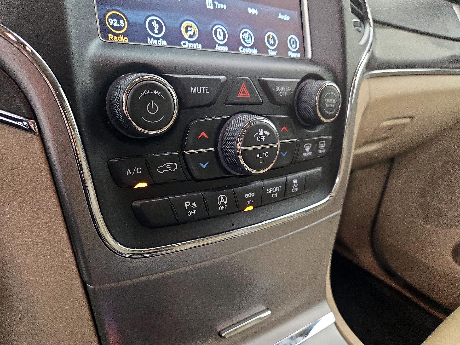 Thumbnail: 2018 Jeep Grand Cherokee - 17