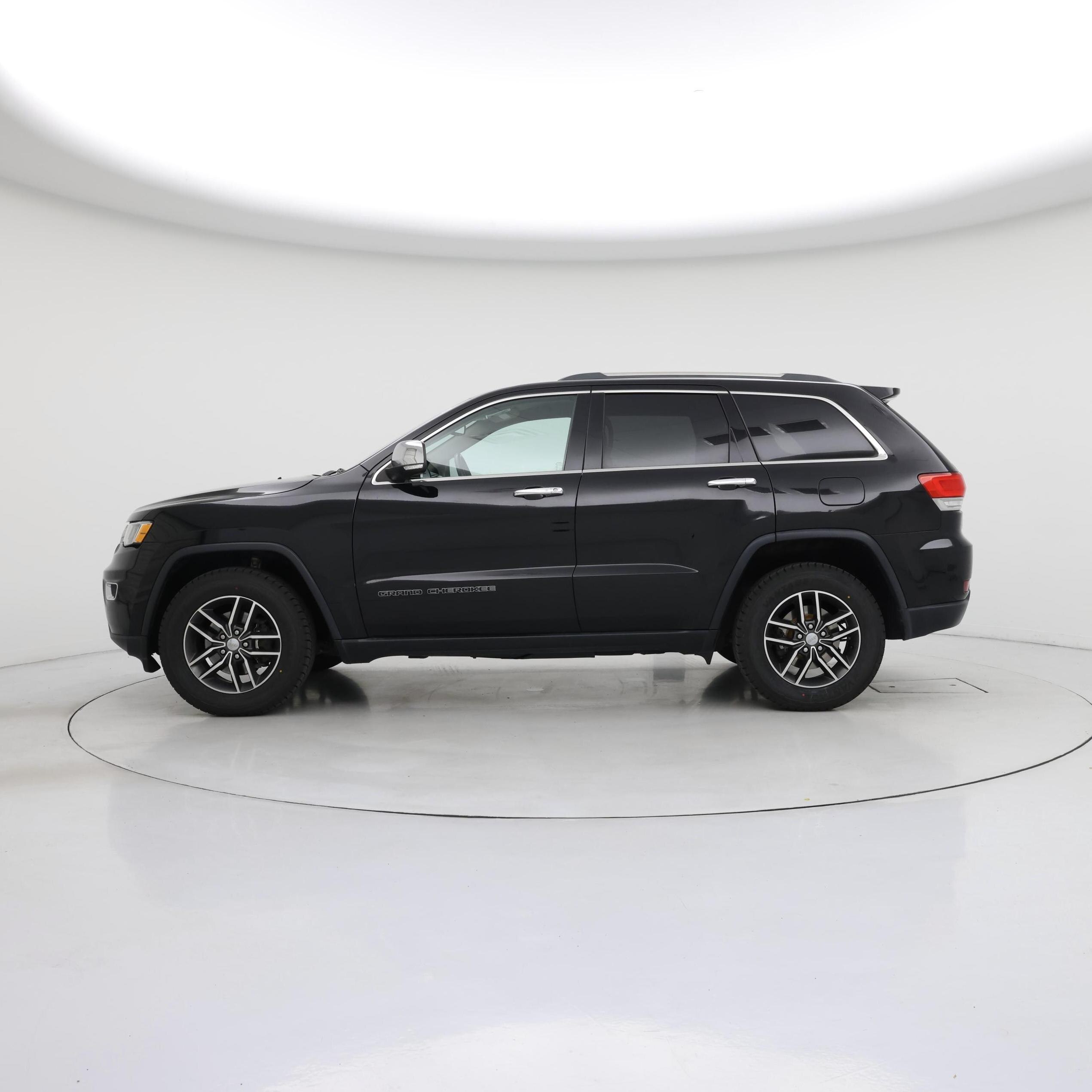 Thumbnail: 2018 Jeep Grand Cherokee - 3