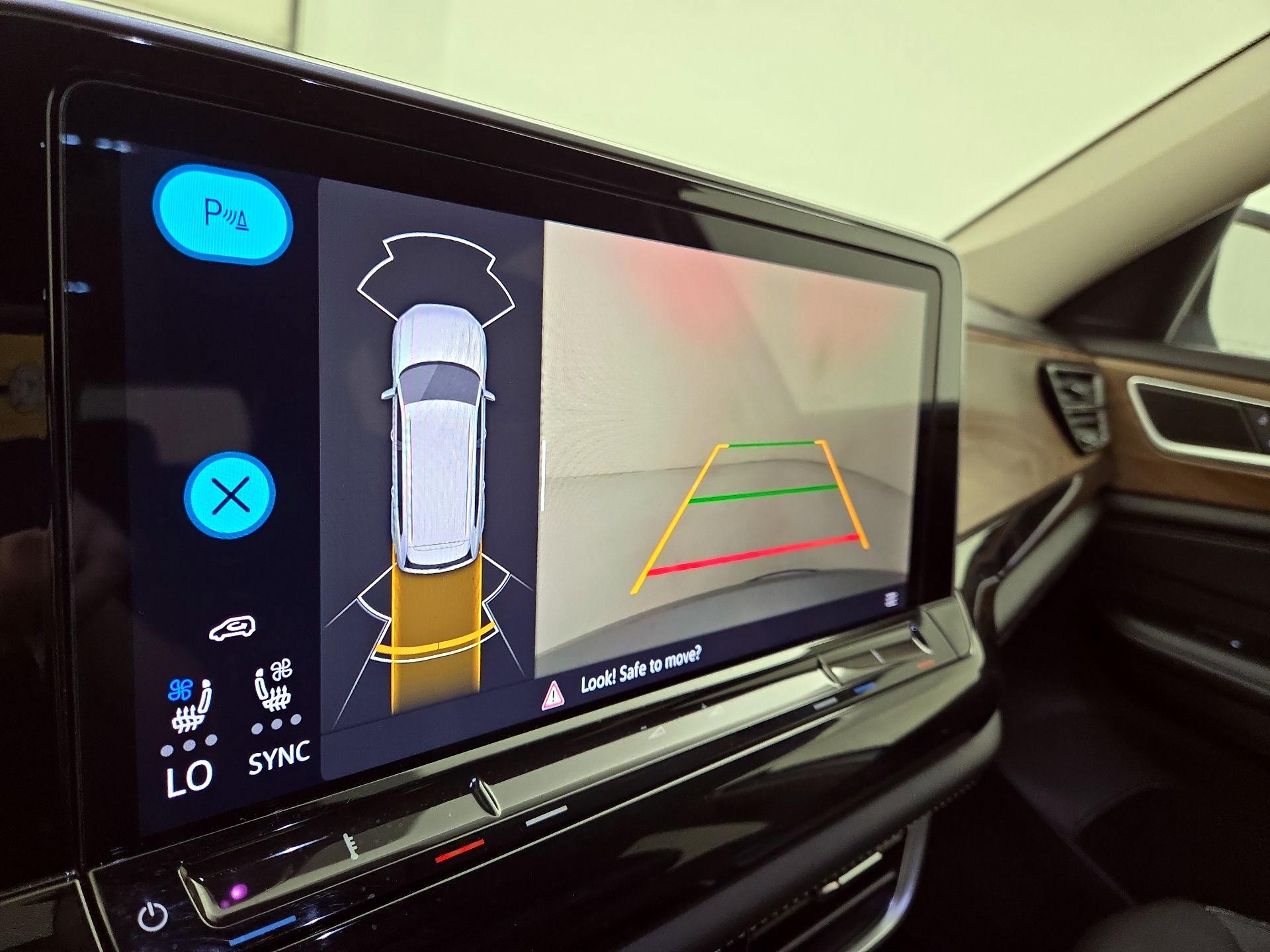 Thumbnail: 2024 Volkswagen Atlas - 14