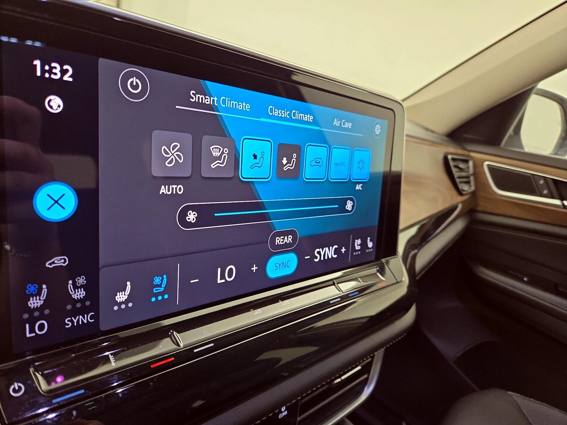 Thumbnail: 2024 Volkswagen Atlas - 16