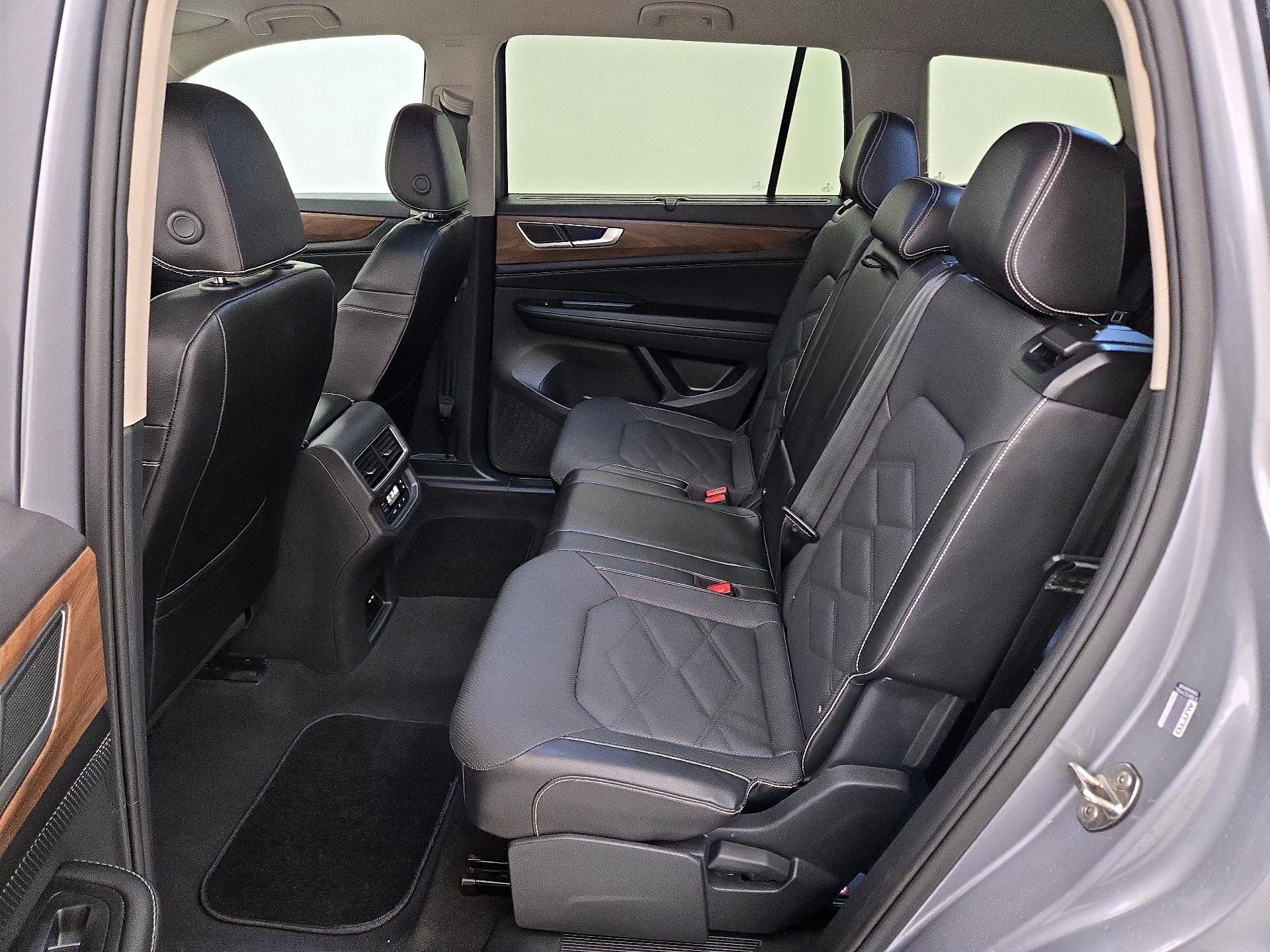 Thumbnail: 2024 Volkswagen Atlas - 19