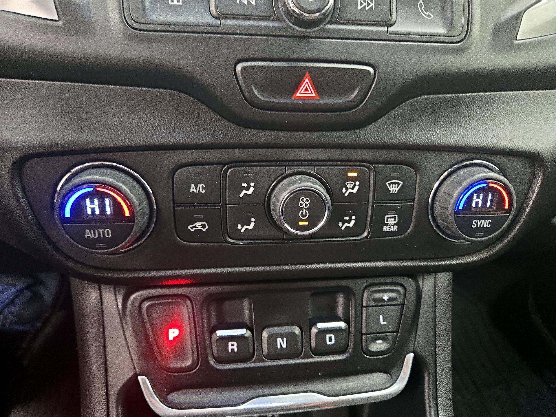 Thumbnail: 2020 GMC Terrain - 16