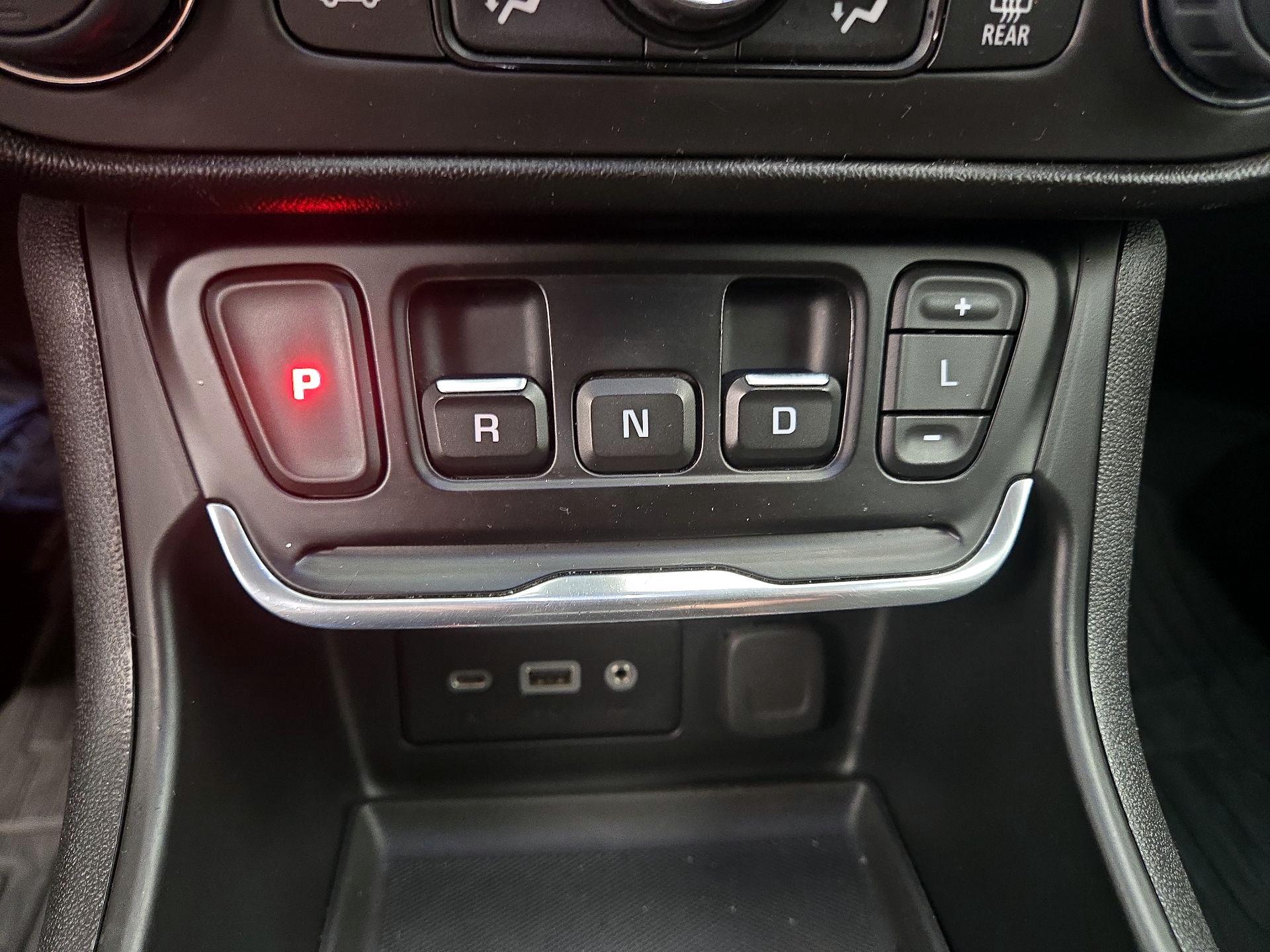 Thumbnail: 2020 GMC Terrain - 17