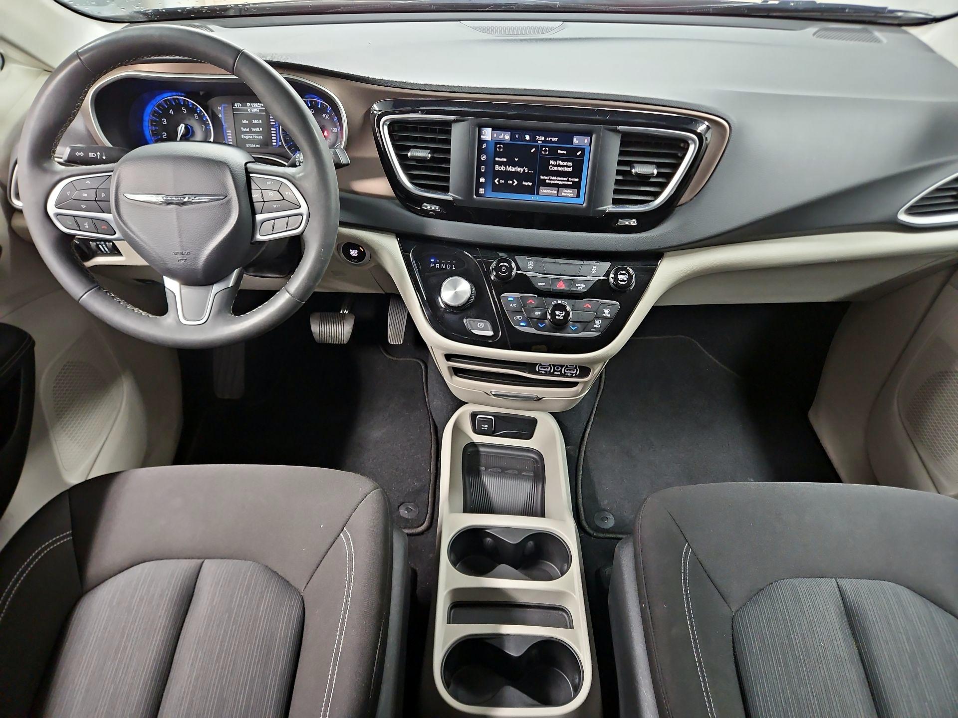 Thumbnail: 2023 Chrysler Voyager - 9