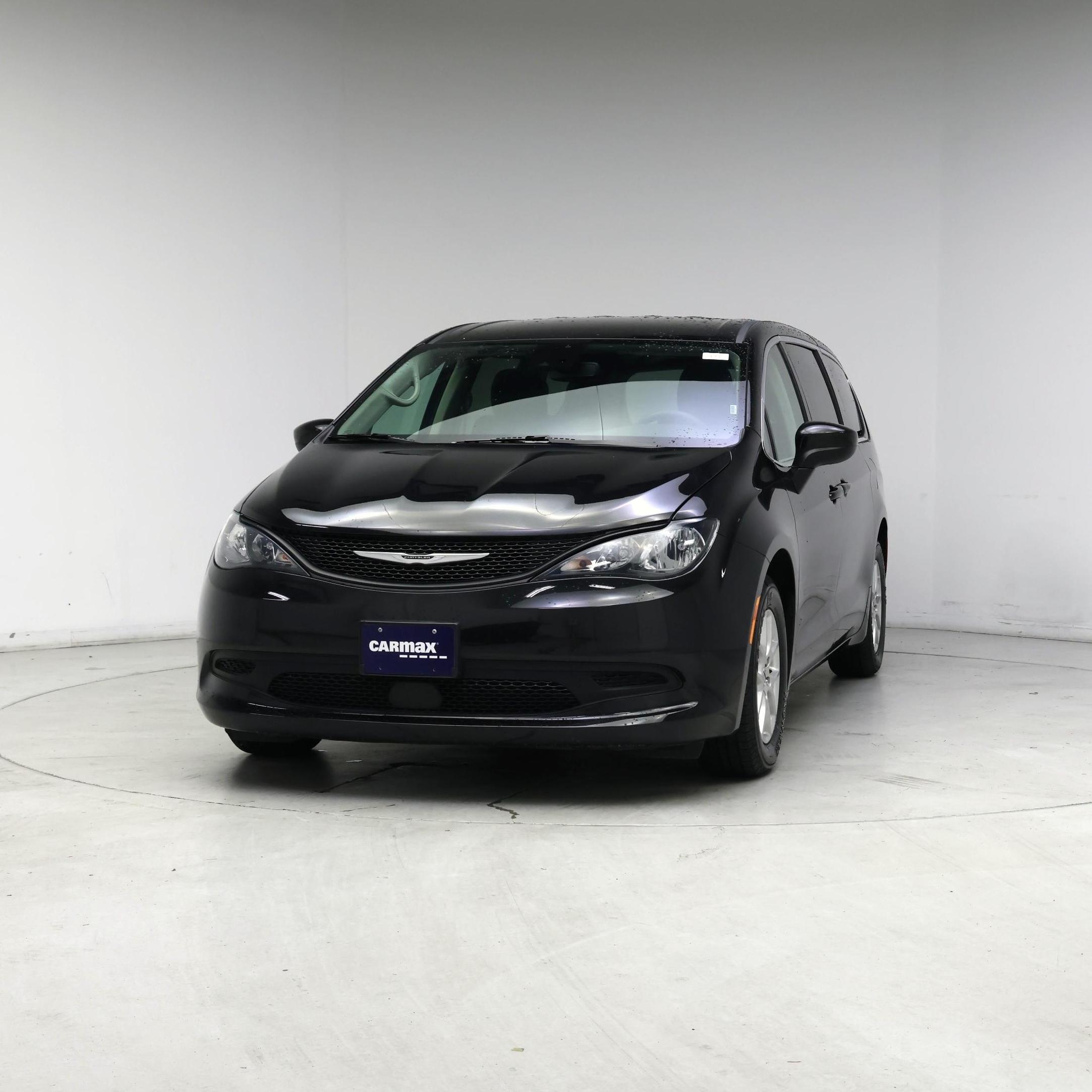 Thumbnail: 2023 Chrysler Voyager - 4