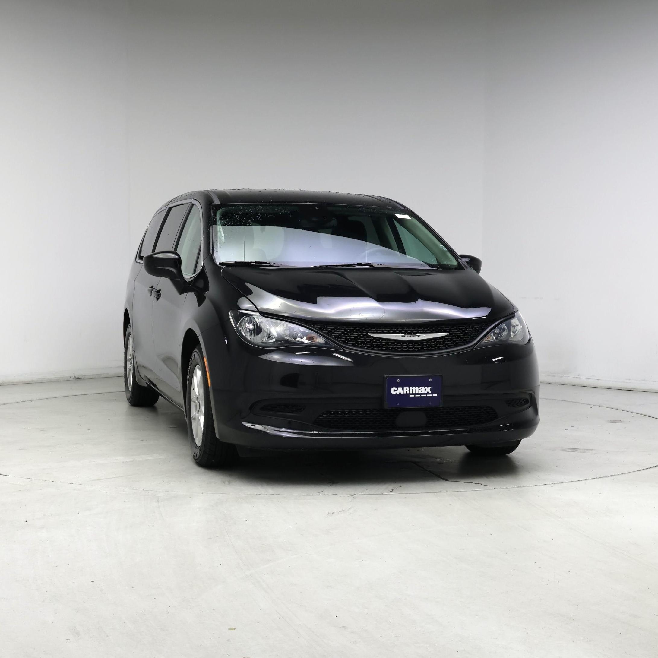 Thumbnail: 2023 Chrysler Voyager - 5