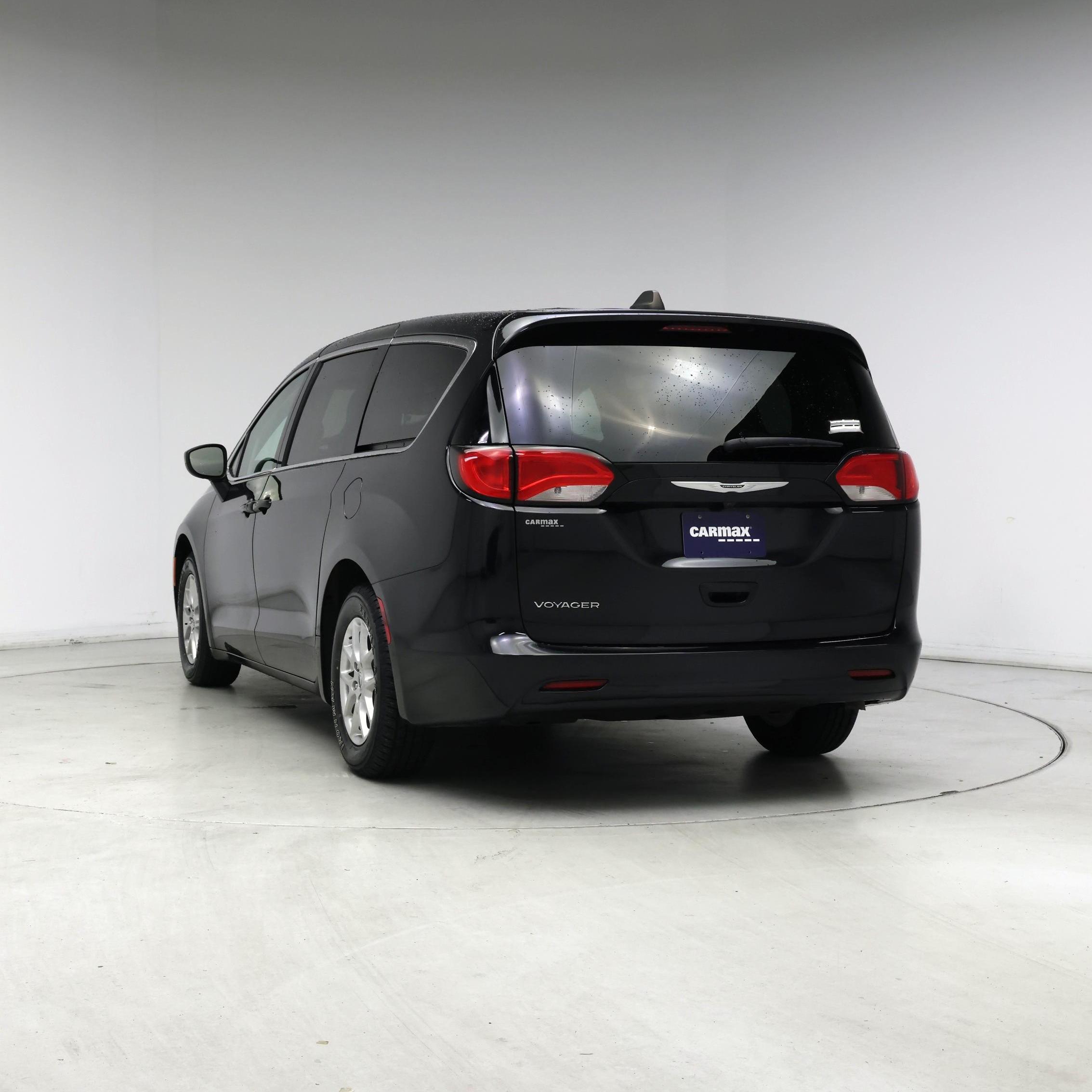 Thumbnail: 2023 Chrysler Voyager - 6