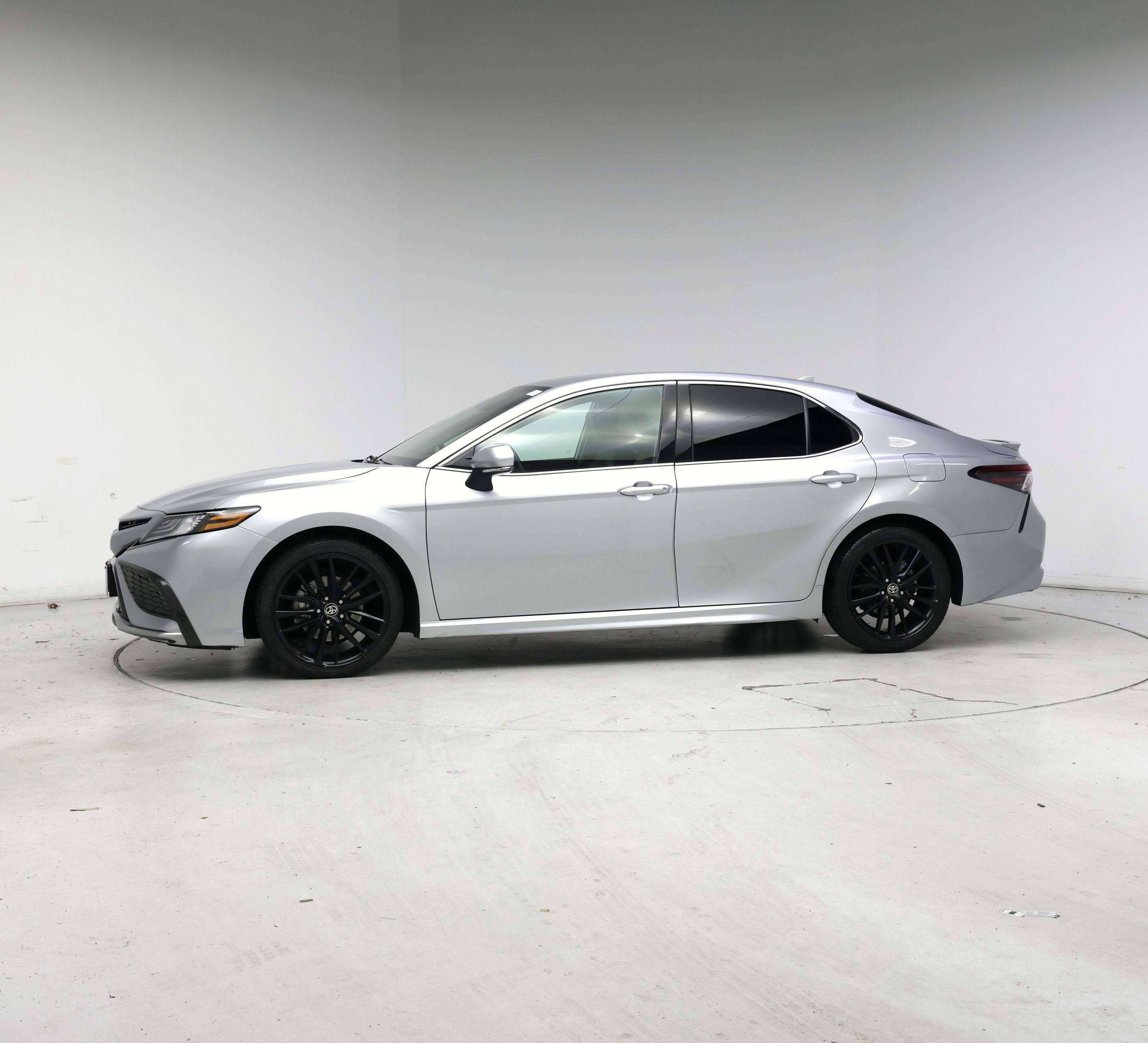 Thumbnail: 2021 Toyota Camry - 3