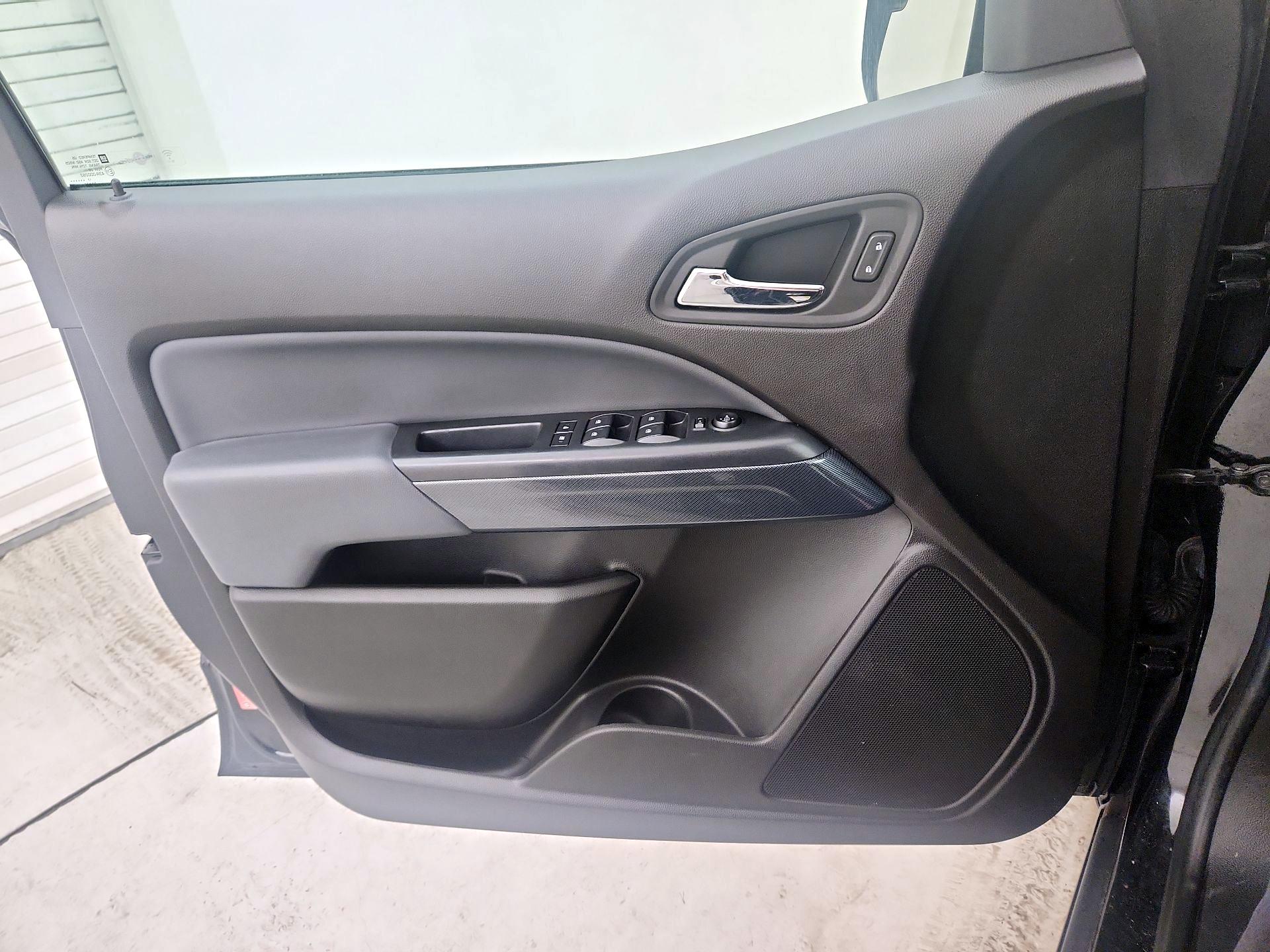 Thumbnail: 2017 Chevrolet Colorado - 12