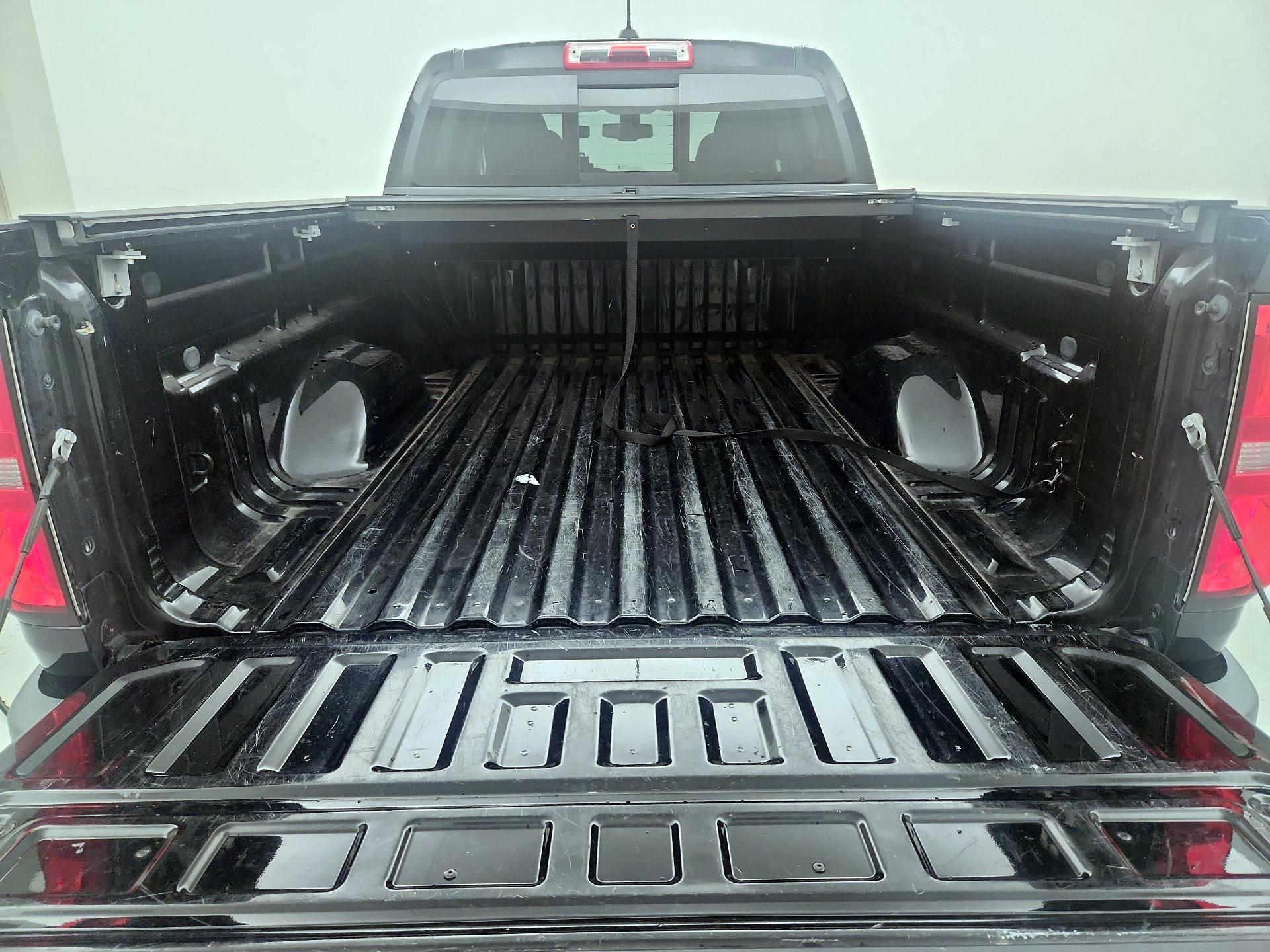 Thumbnail: 2017 Chevrolet Colorado - 20