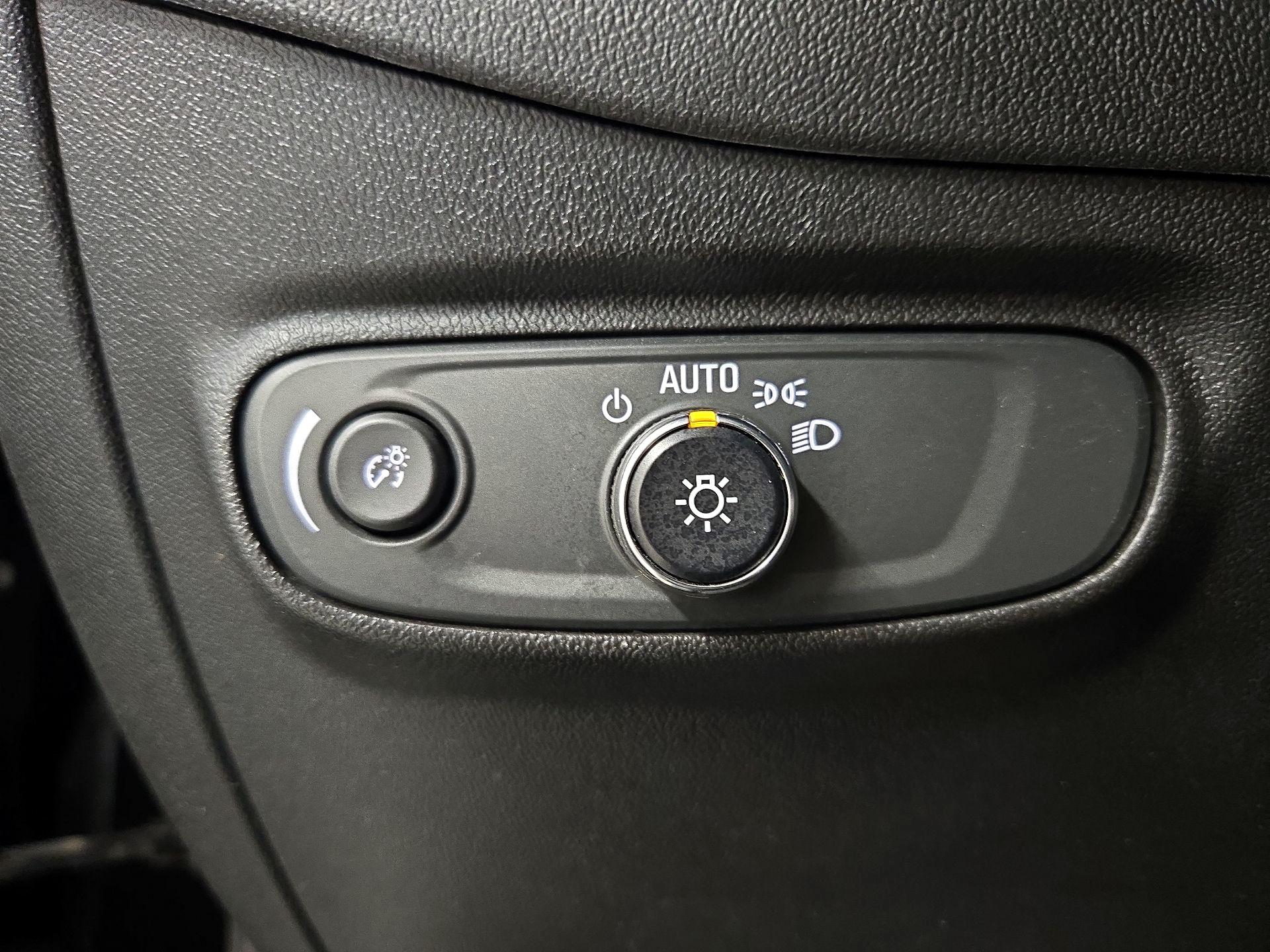 Thumbnail: 2022 Chevrolet Equinox - 13