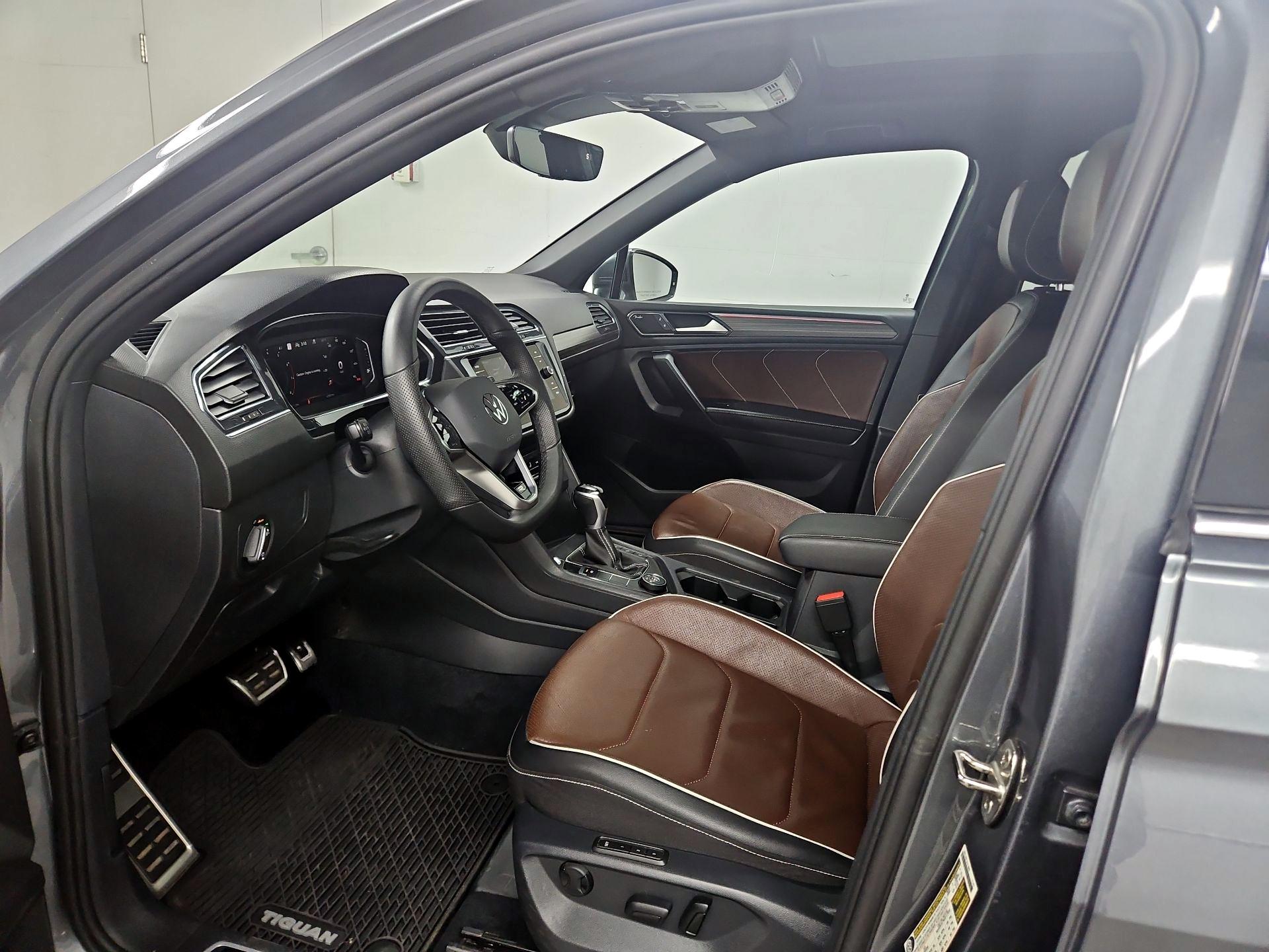 Thumbnail: 2022 Volkswagen Tiguan - 11