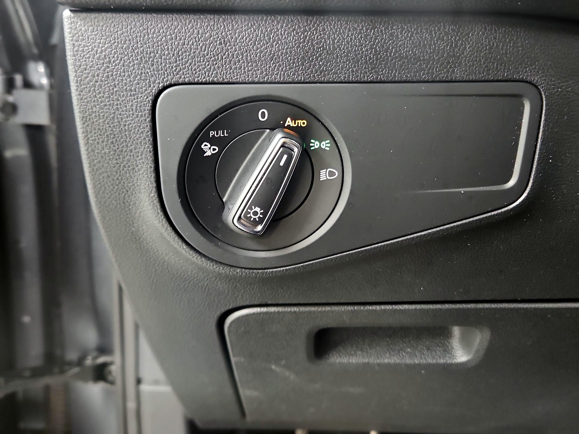 Thumbnail: 2022 Volkswagen Tiguan - 13