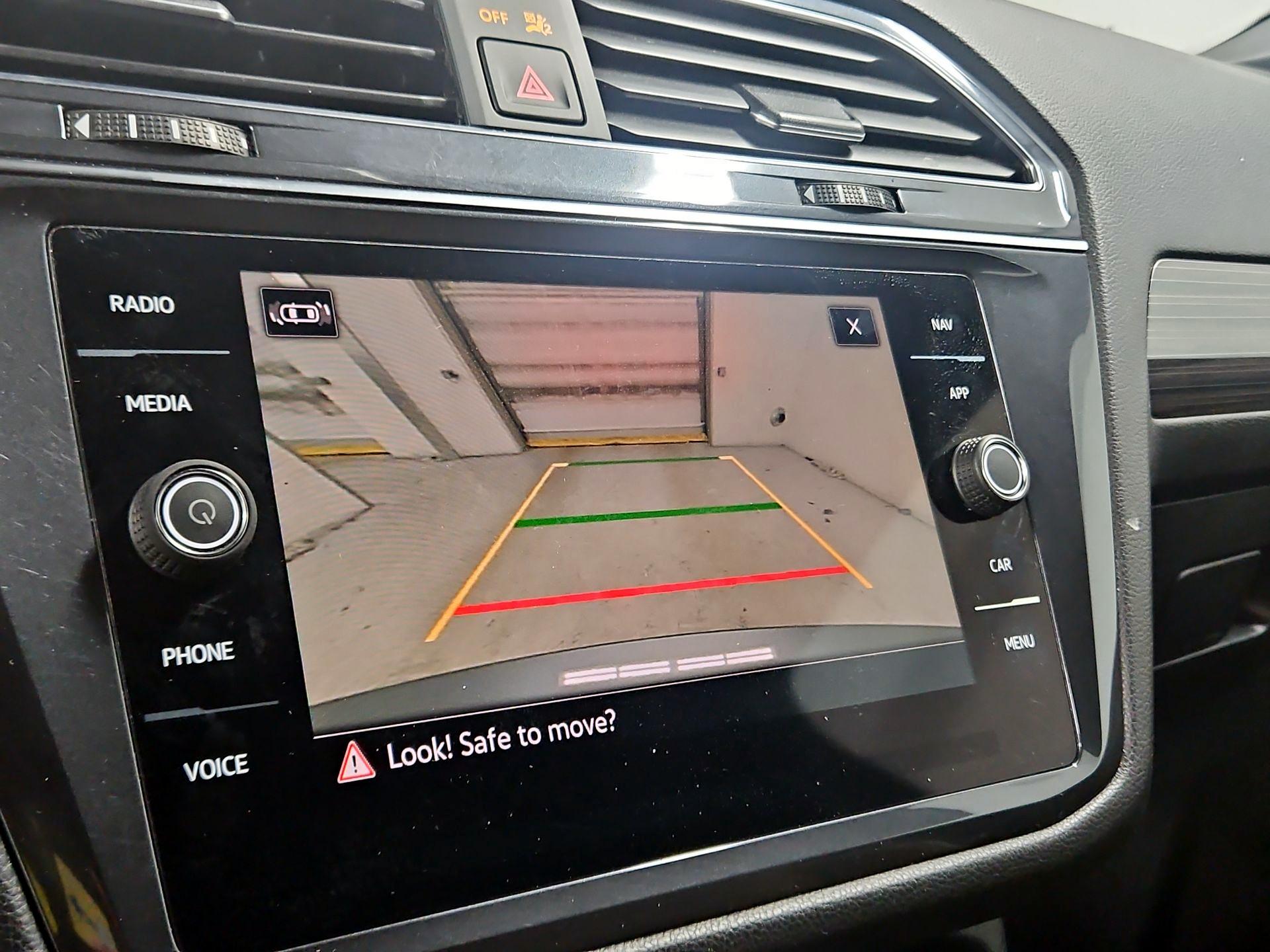 Thumbnail: 2022 Volkswagen Tiguan - 15