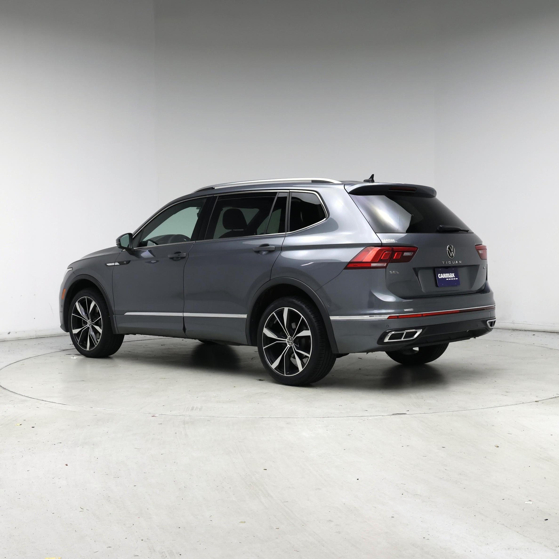 Thumbnail: 2022 Volkswagen Tiguan - 2