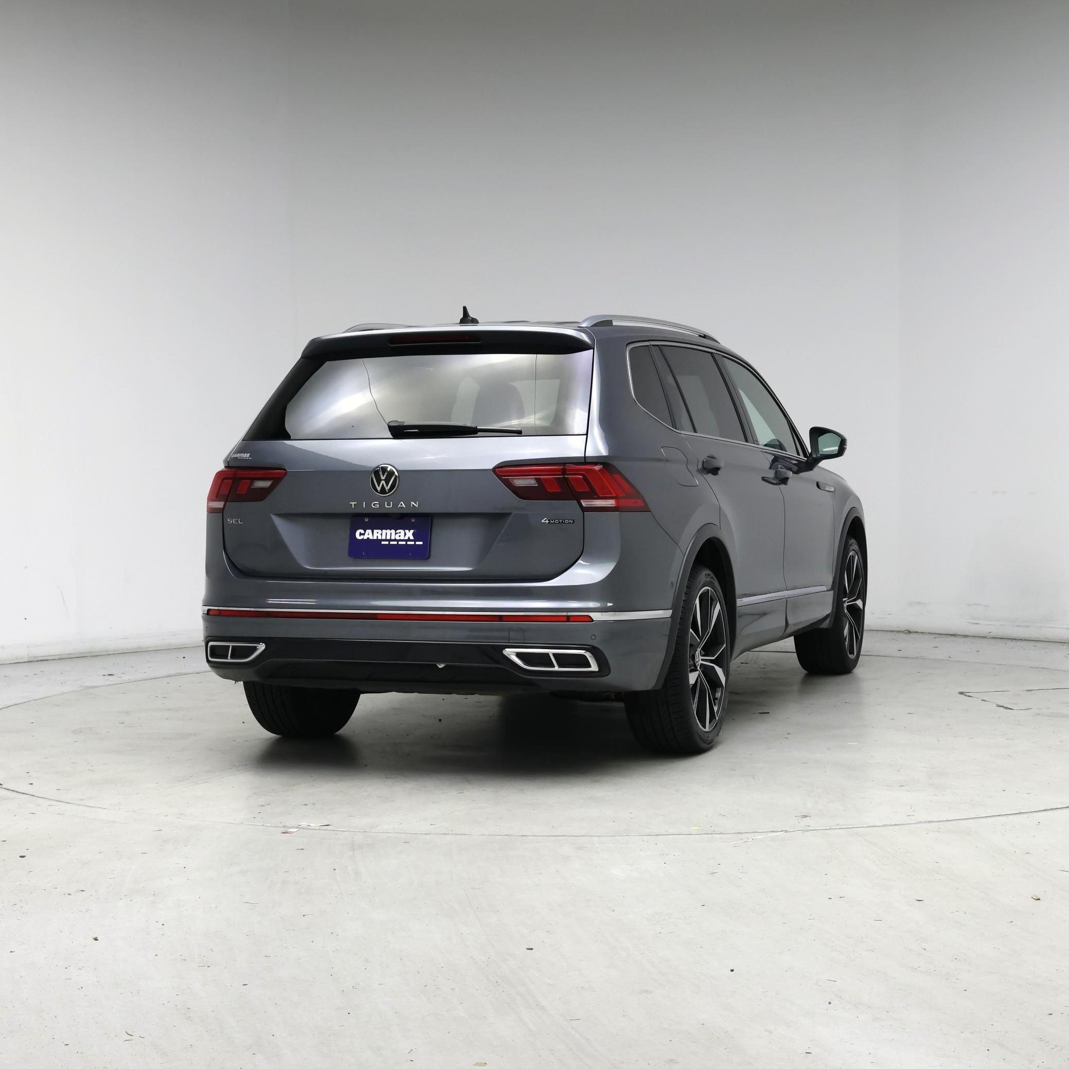 Thumbnail: 2022 Volkswagen Tiguan - 8