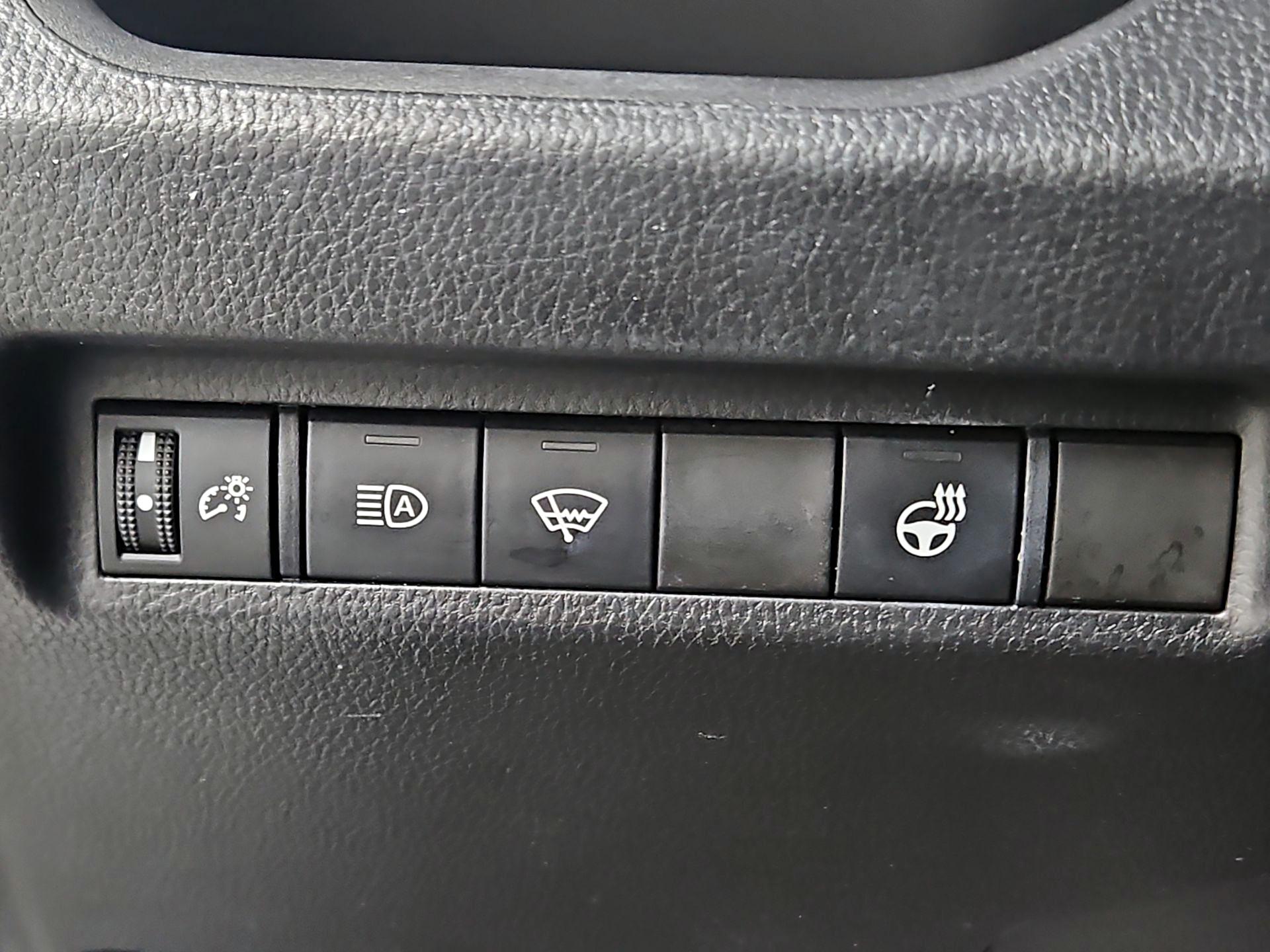 Thumbnail: 2022 Toyota RAV4 - 13