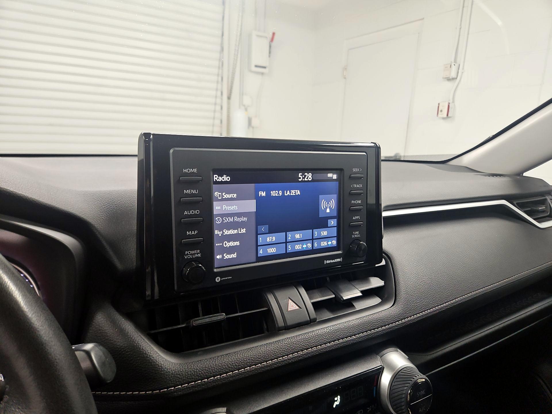 Thumbnail: 2022 Toyota RAV4 - 15