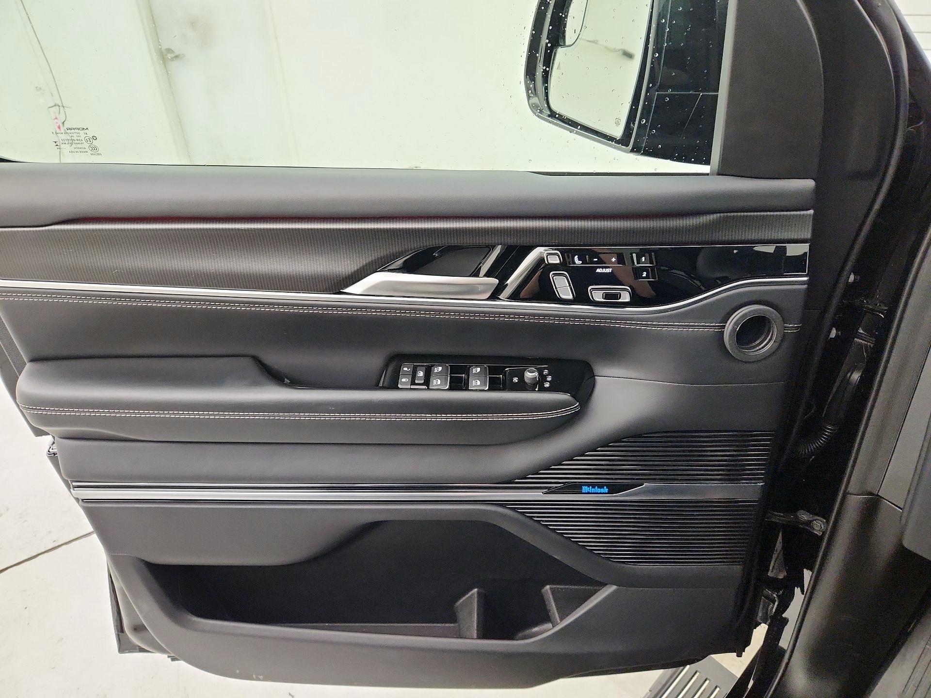 Thumbnail: 2024 Jeep Grand Wagoneer L - 12