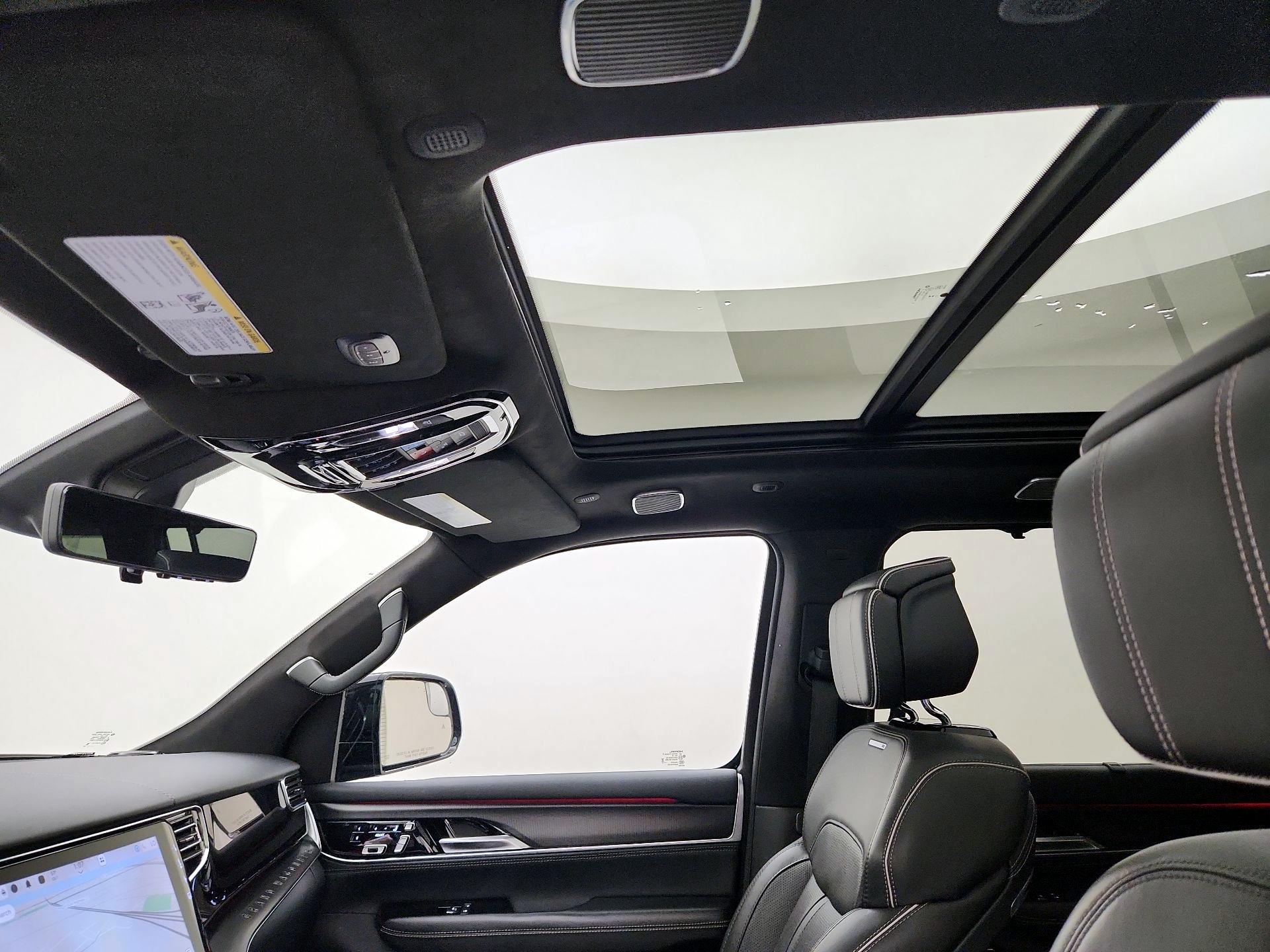 Thumbnail: 2024 Jeep Grand Wagoneer L - 20