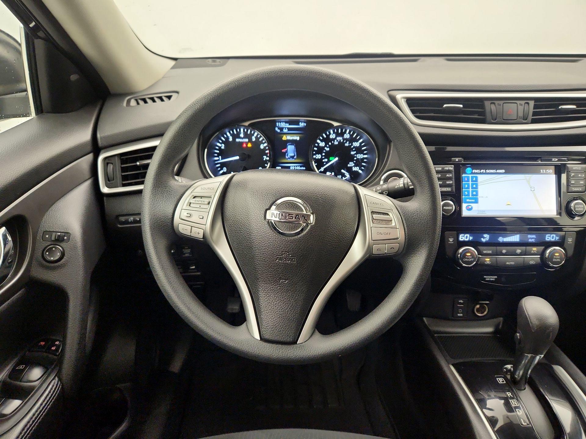 Thumbnail: 2015 Nissan Rogue - 10