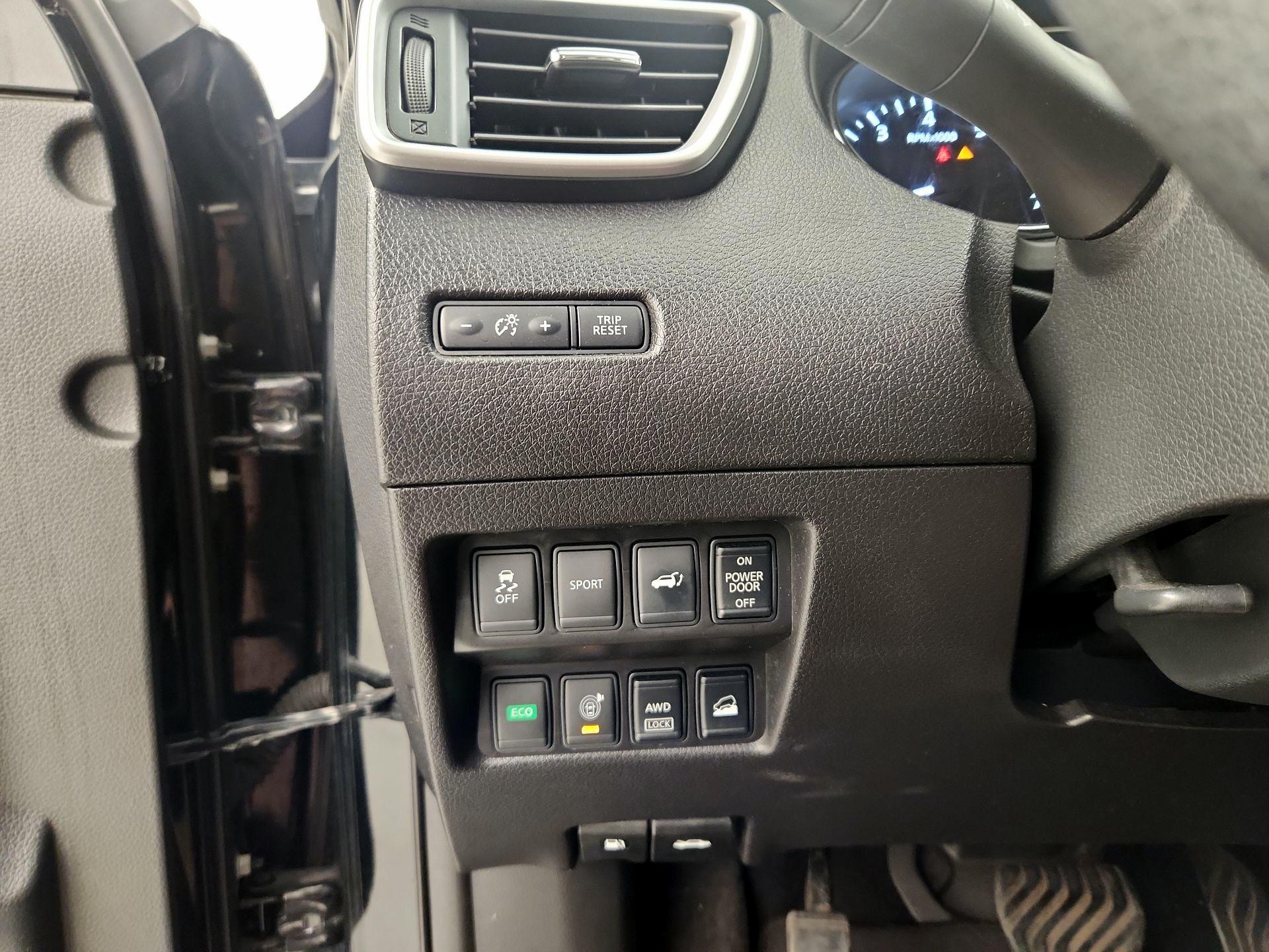 Thumbnail: 2015 Nissan Rogue - 13