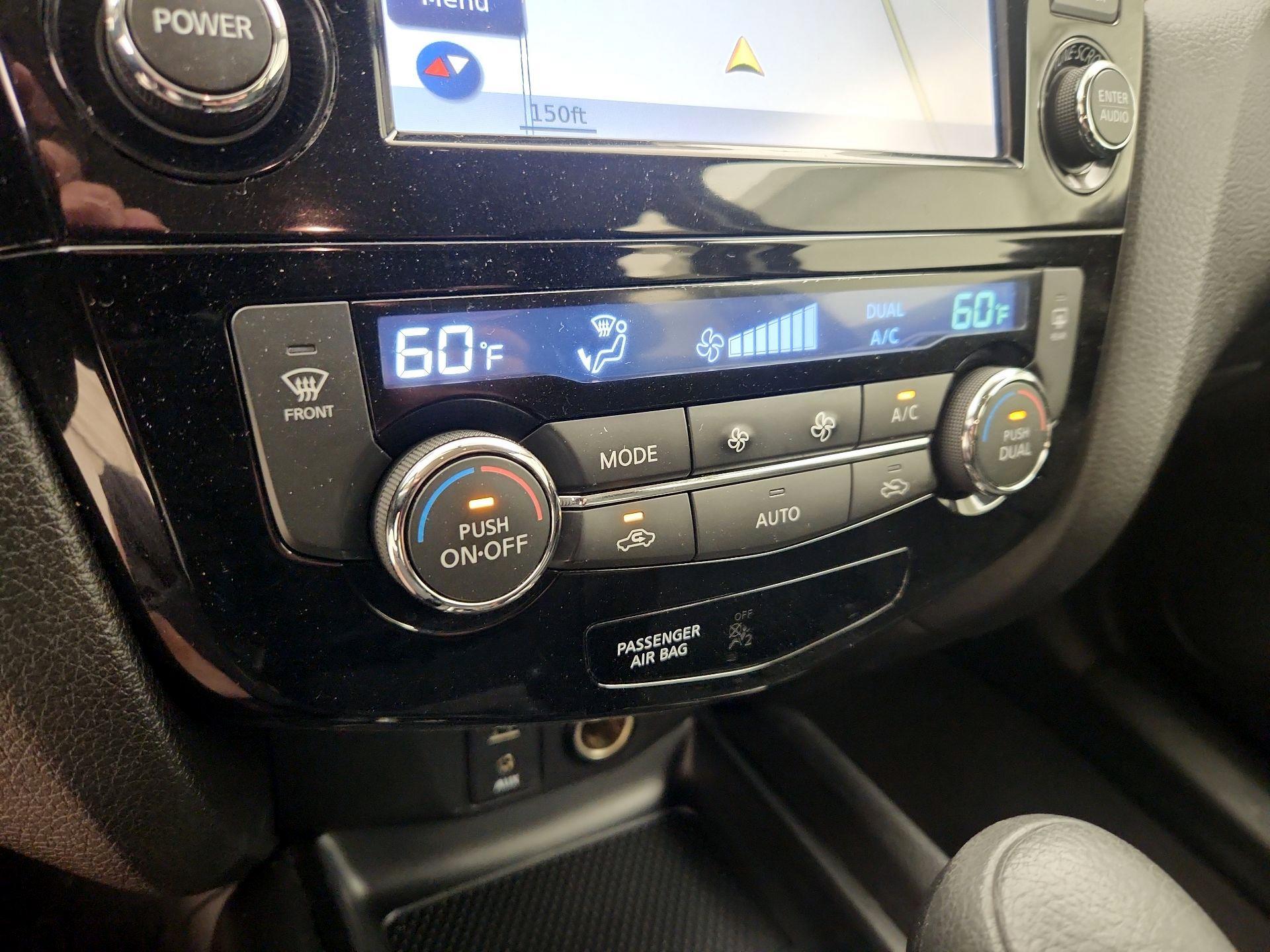 Thumbnail: 2015 Nissan Rogue - 17