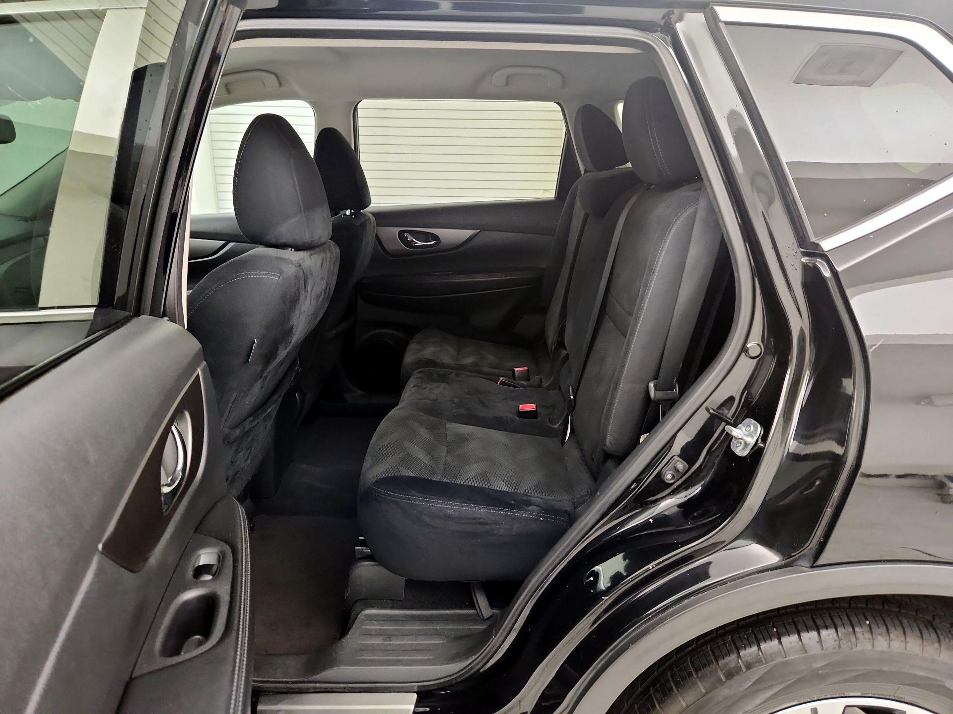 Thumbnail: 2015 Nissan Rogue - 20