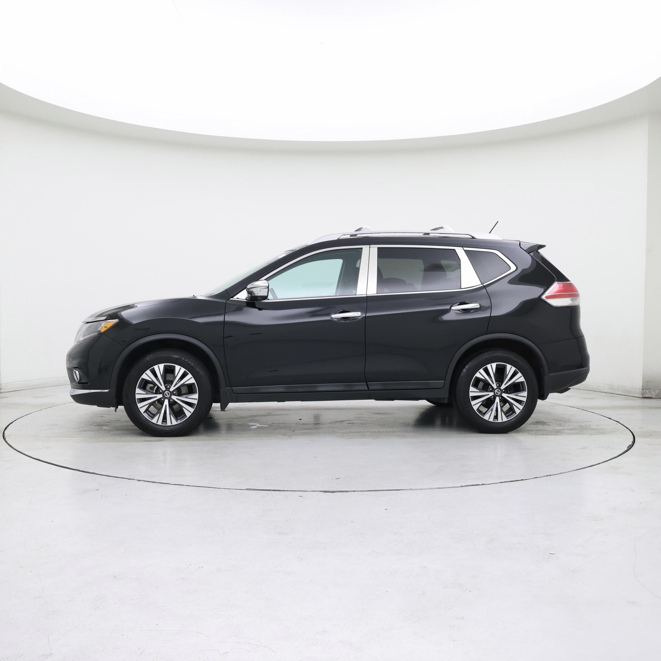 Thumbnail: 2015 Nissan Rogue - 3