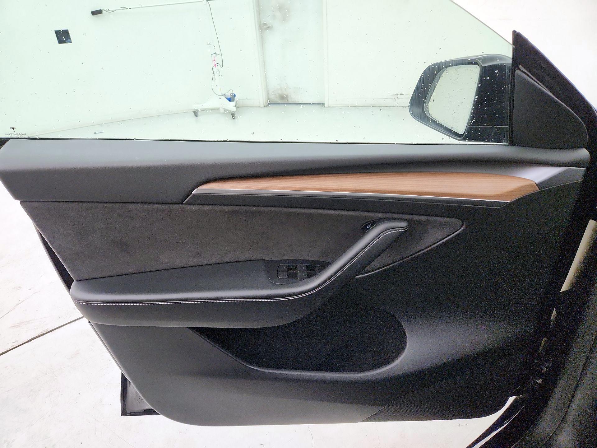 Thumbnail: 2023 Tesla Model Y - 12