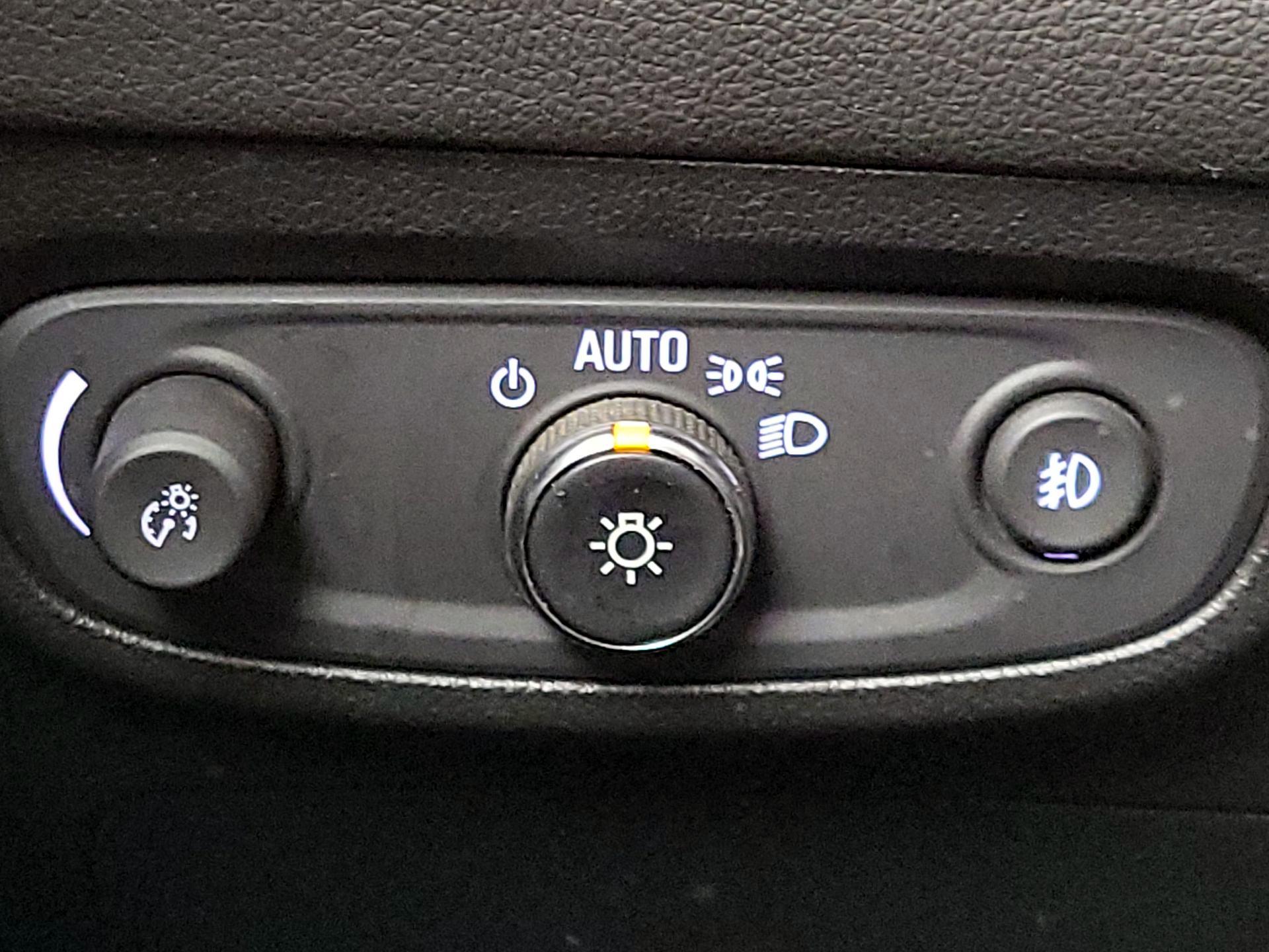 Thumbnail: 2021 Buick Encore GX - 13