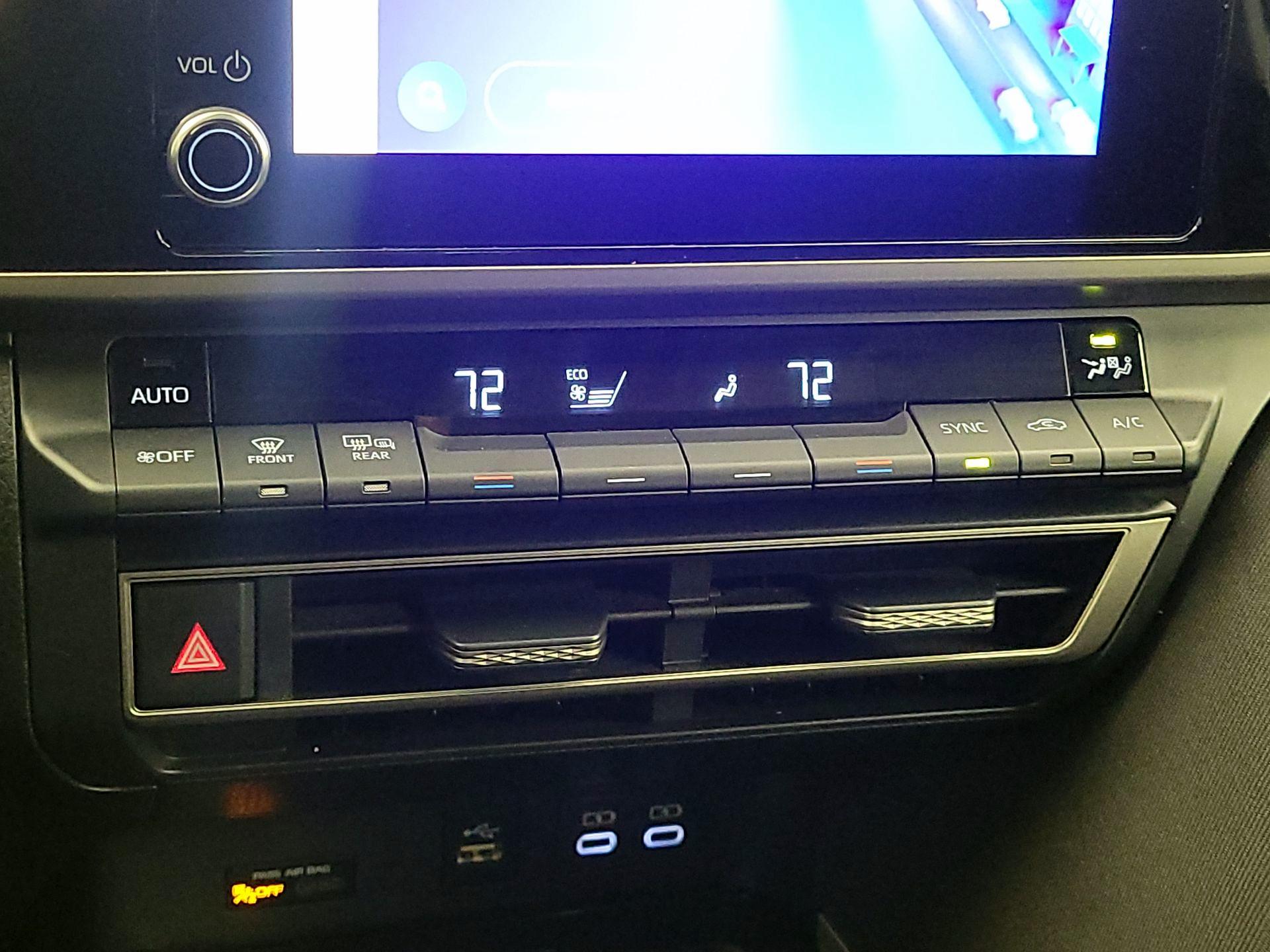 Thumbnail: 2025 Toyota Camry - 17