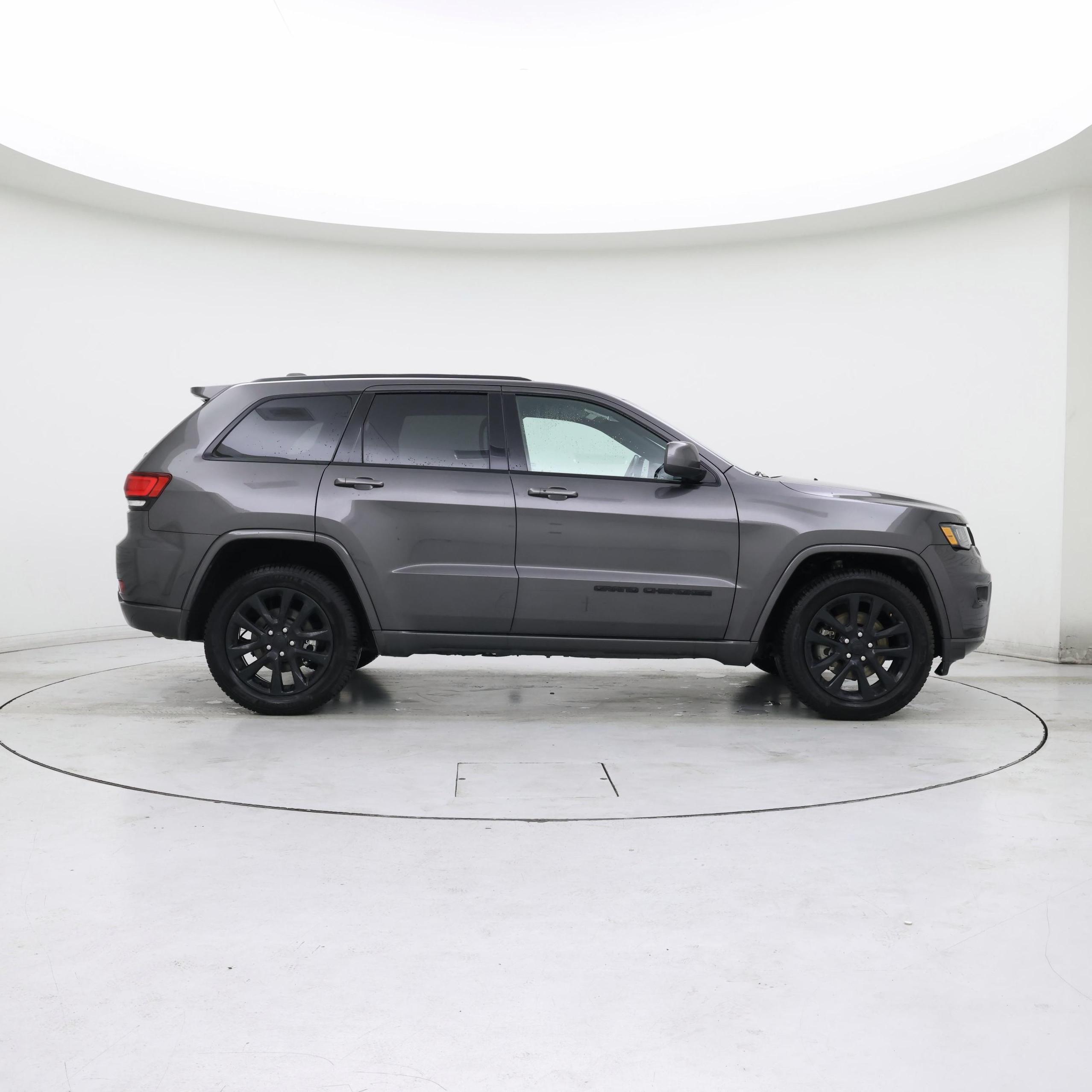 Thumbnail: 2021 Jeep Grand Cherokee - 7