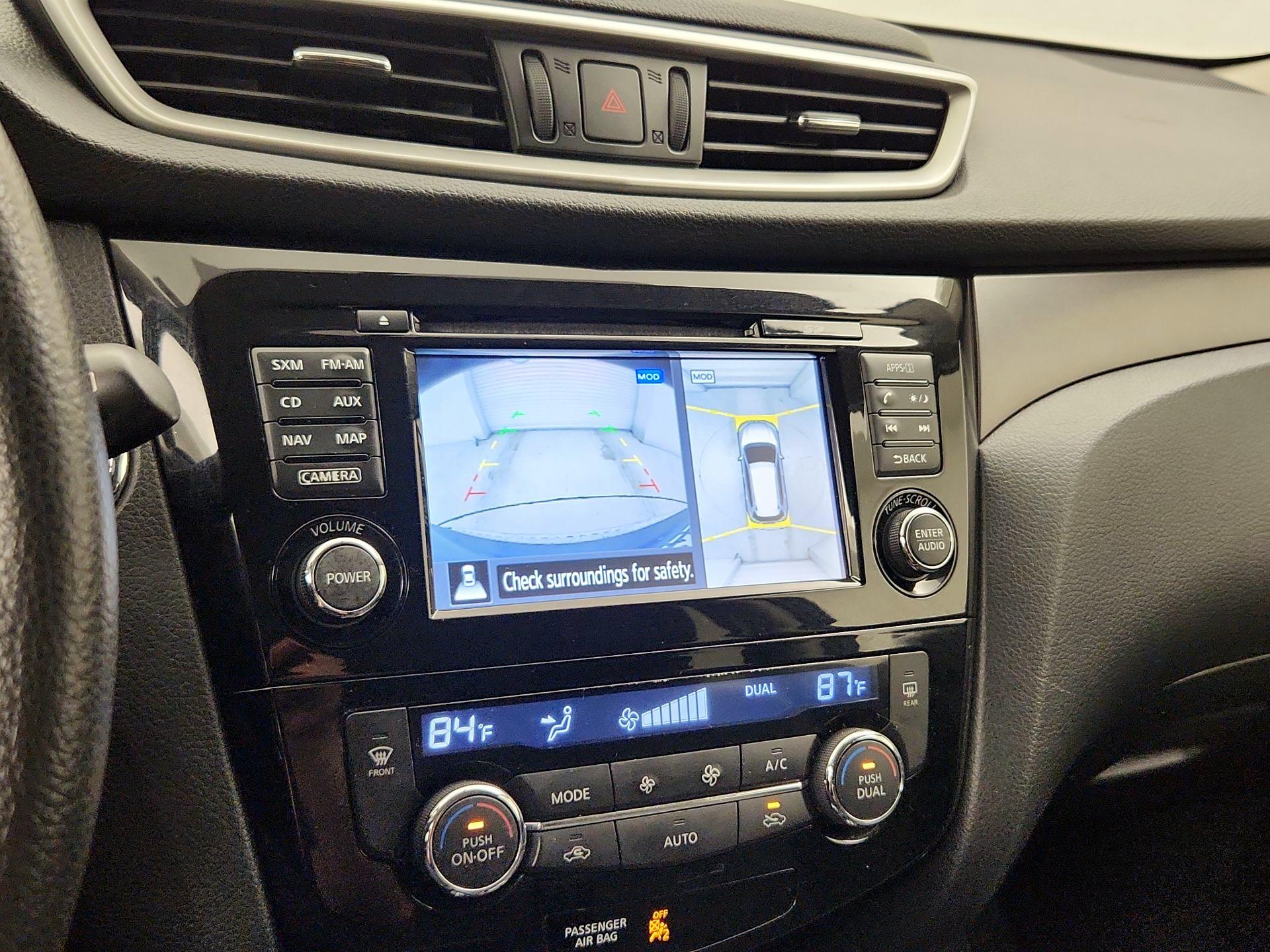 Thumbnail: 2016 Nissan Rogue - 15