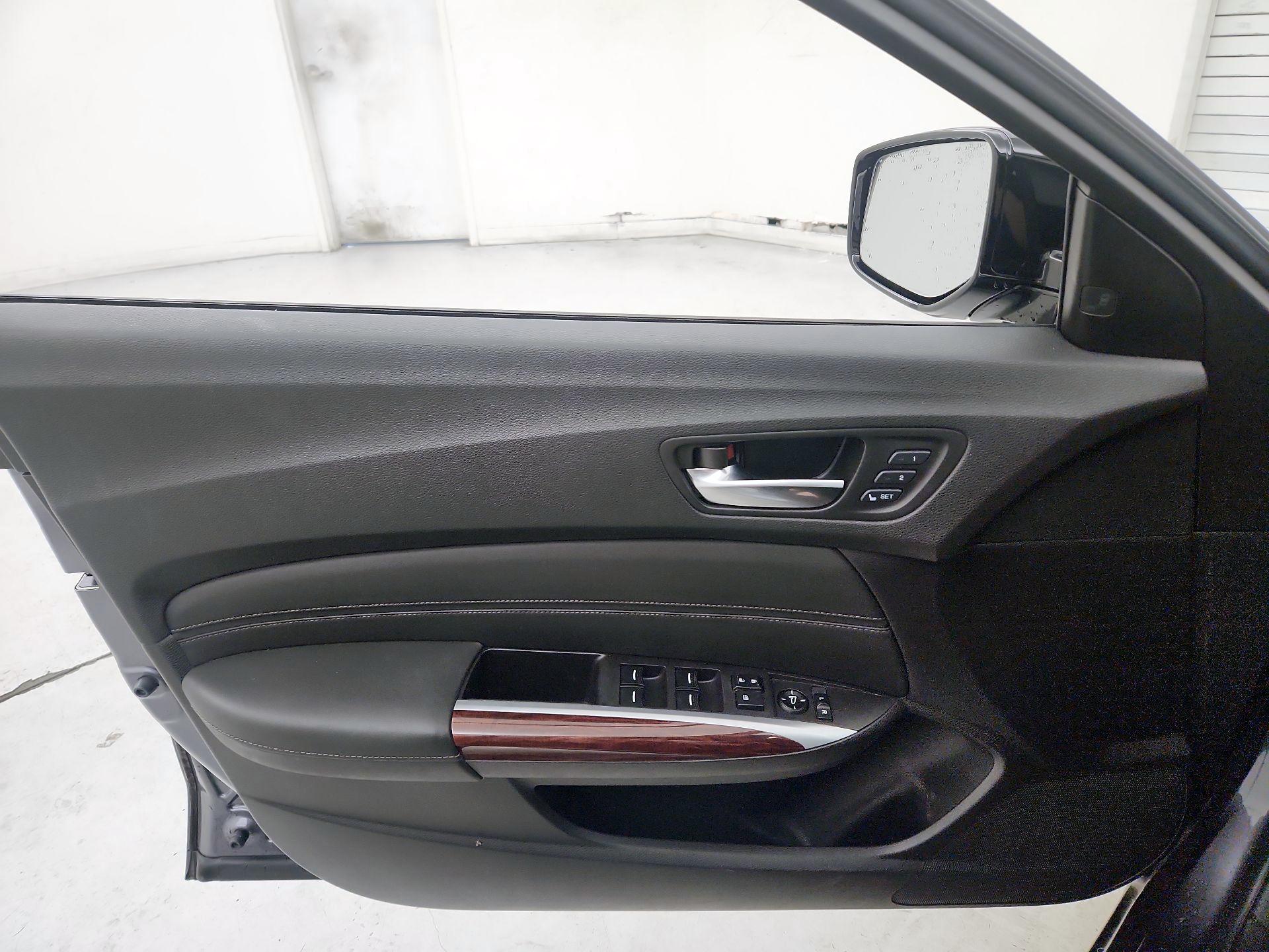 Thumbnail: 2017 Acura TLX - 12