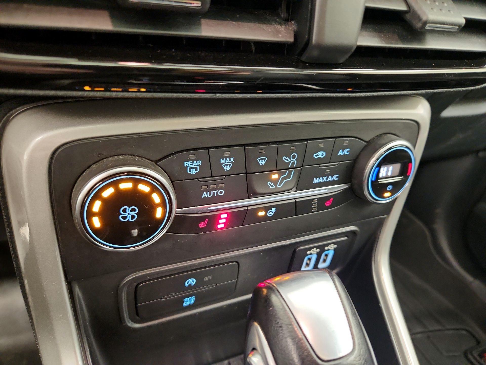 Thumbnail: 2019 Ford EcoSport - 17