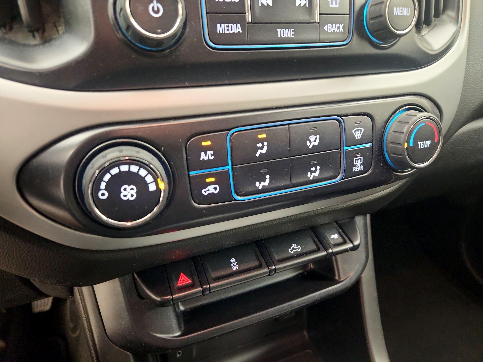 Thumbnail: 2015 Chevrolet Colorado - 17