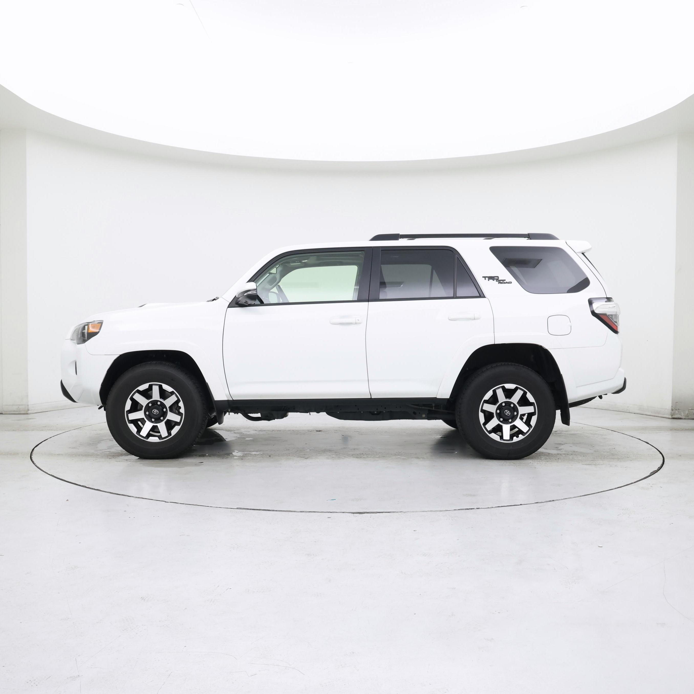Thumbnail: 2024 Toyota 4Runner - 3