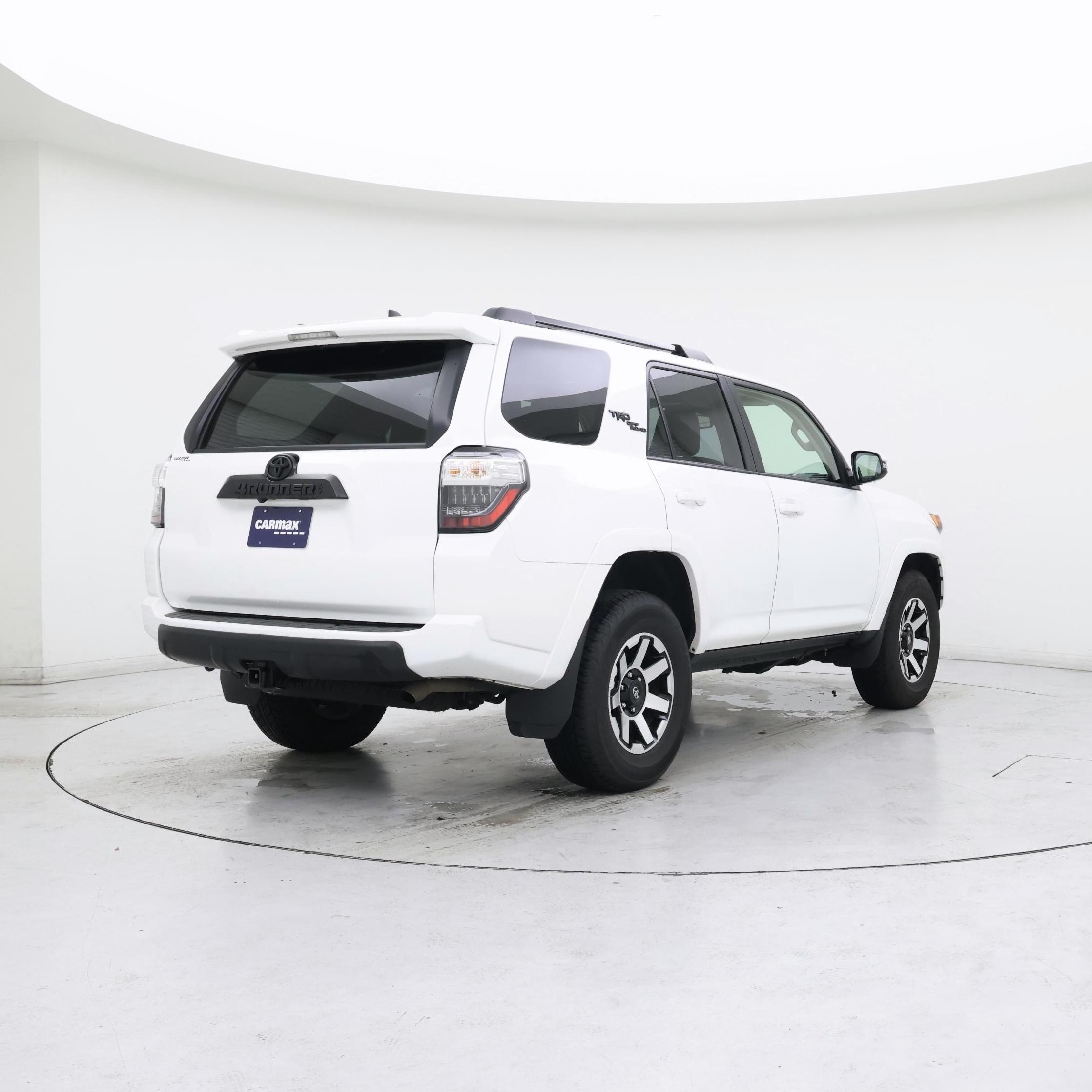 Thumbnail: 2024 Toyota 4Runner - 8
