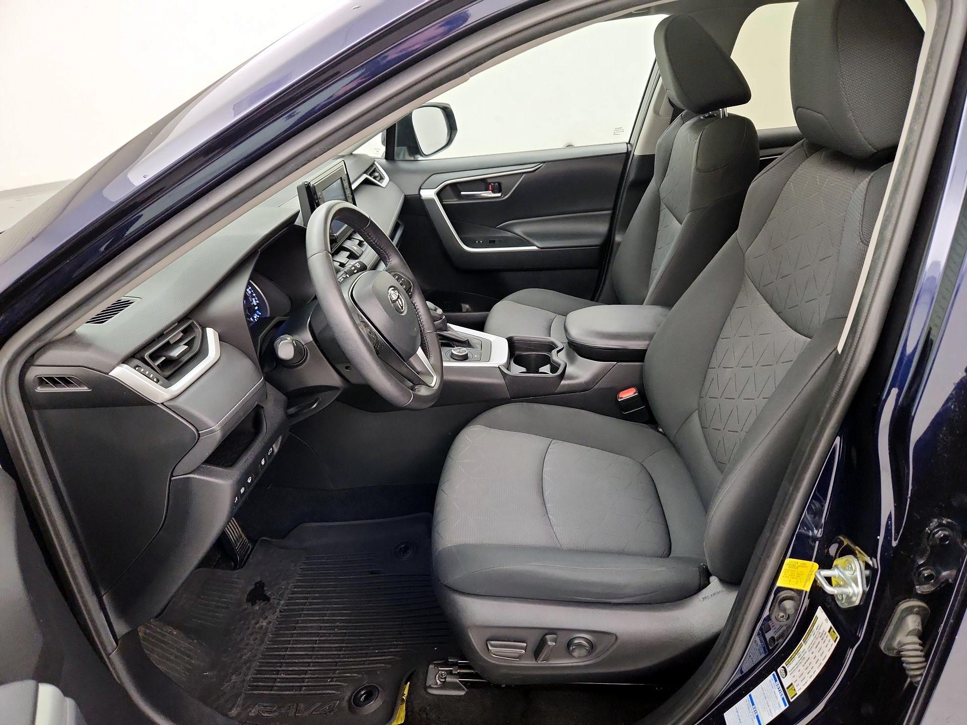 Thumbnail: 2021 Toyota RAV4 - 11