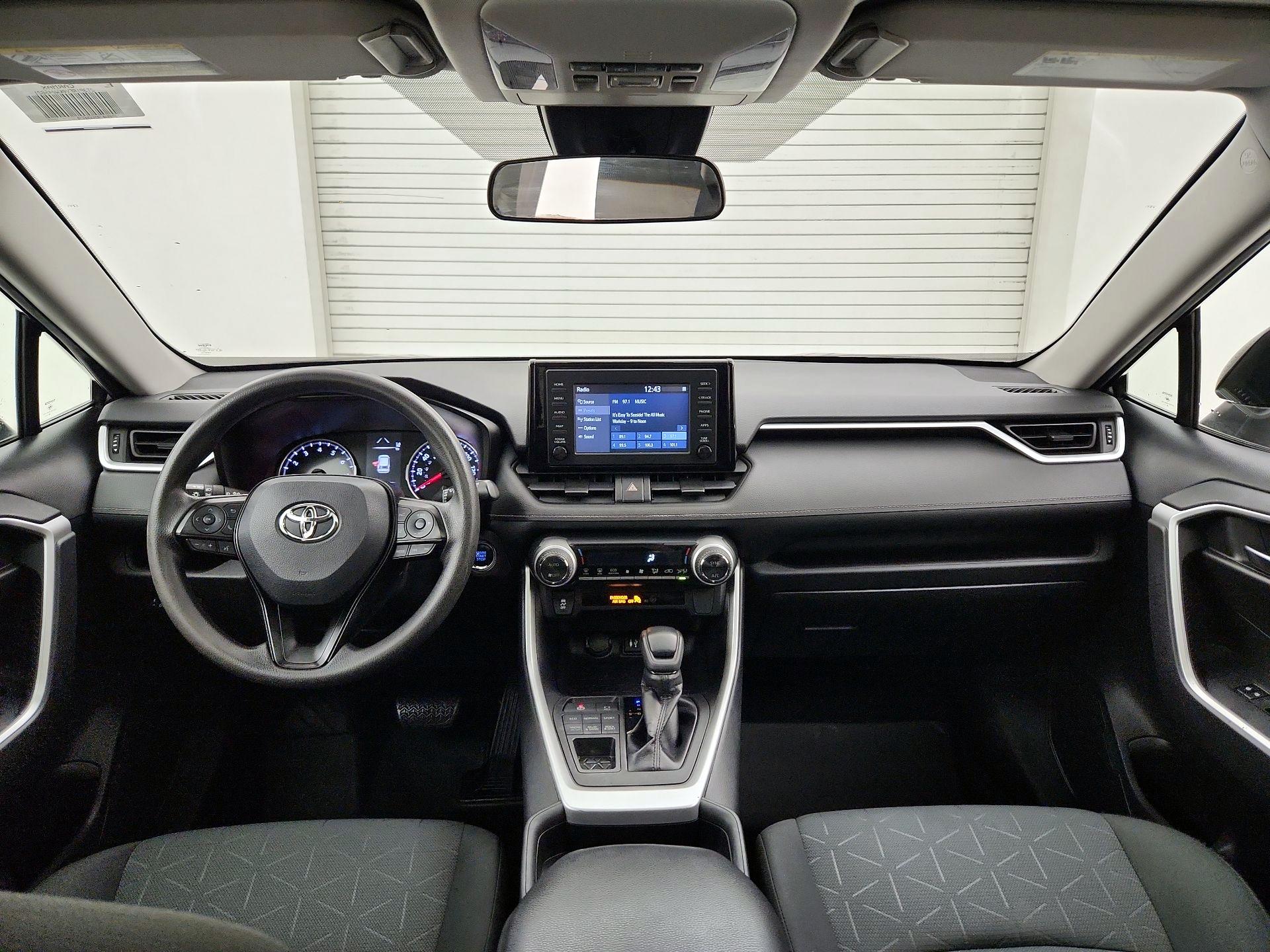 Thumbnail: 2019 Toyota RAV4 - 9