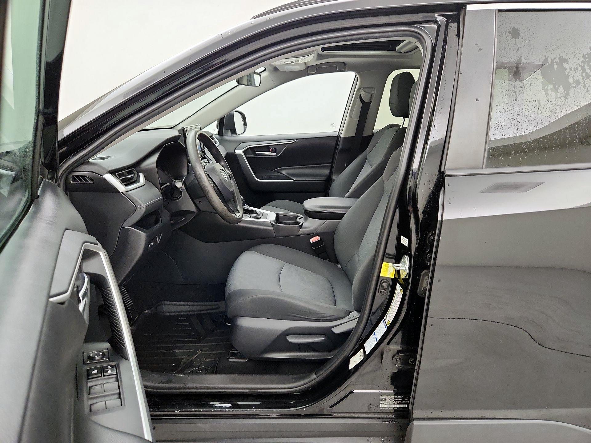 Thumbnail: 2019 Toyota RAV4 - 11