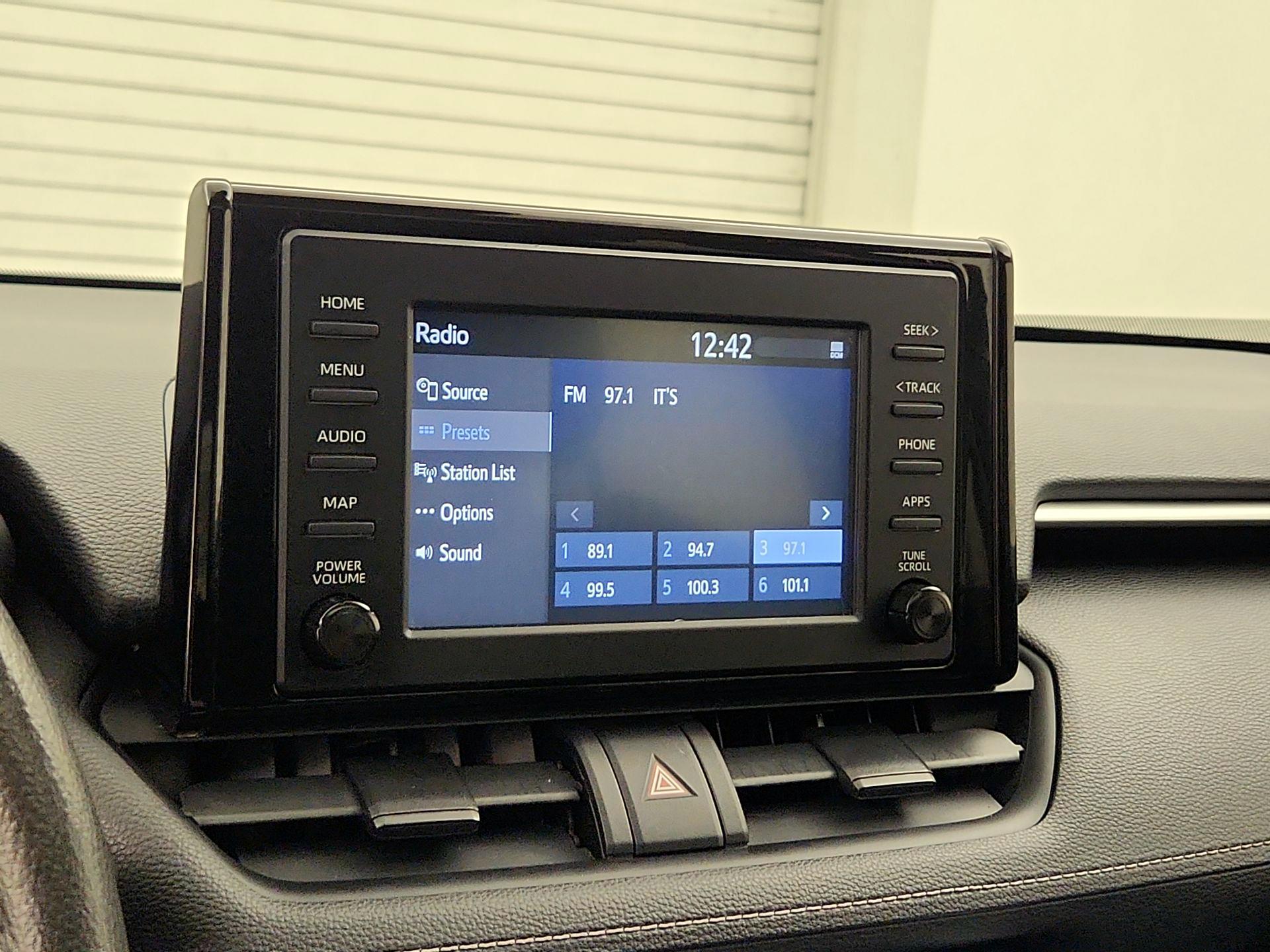 Thumbnail: 2019 Toyota RAV4 - 15