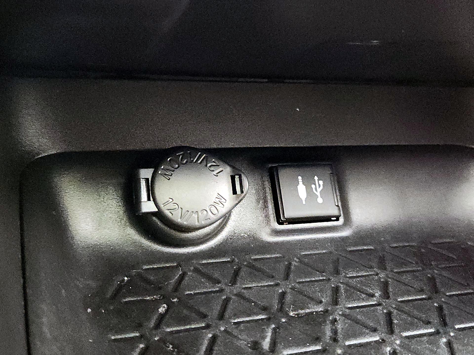 Thumbnail: 2019 Toyota RAV4 - 18