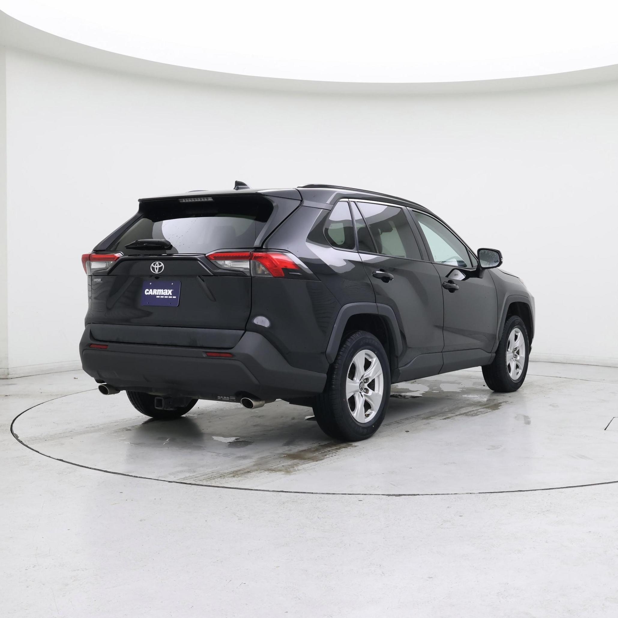 Thumbnail: 2019 Toyota RAV4 - 8