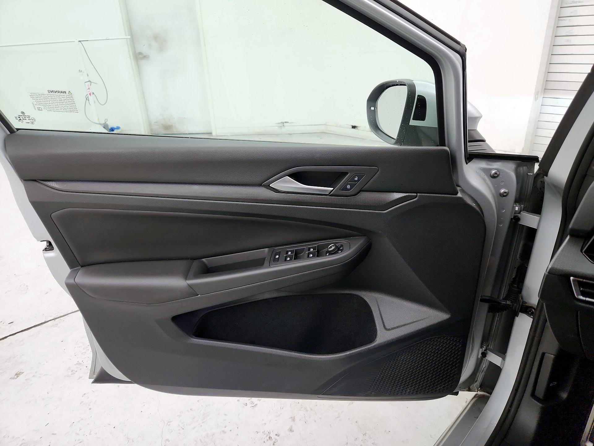 Thumbnail: 2022 Volkswagen Golf - 12