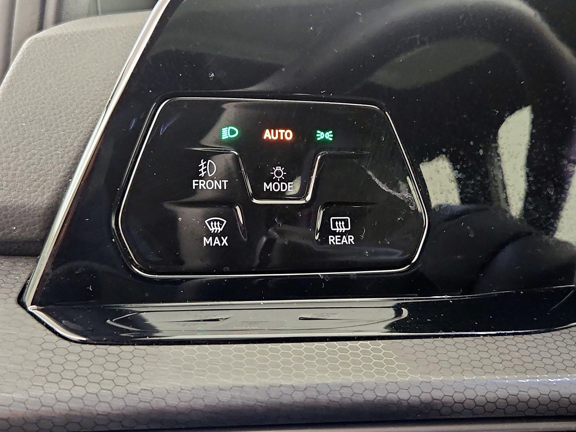 Thumbnail: 2022 Volkswagen Golf - 13