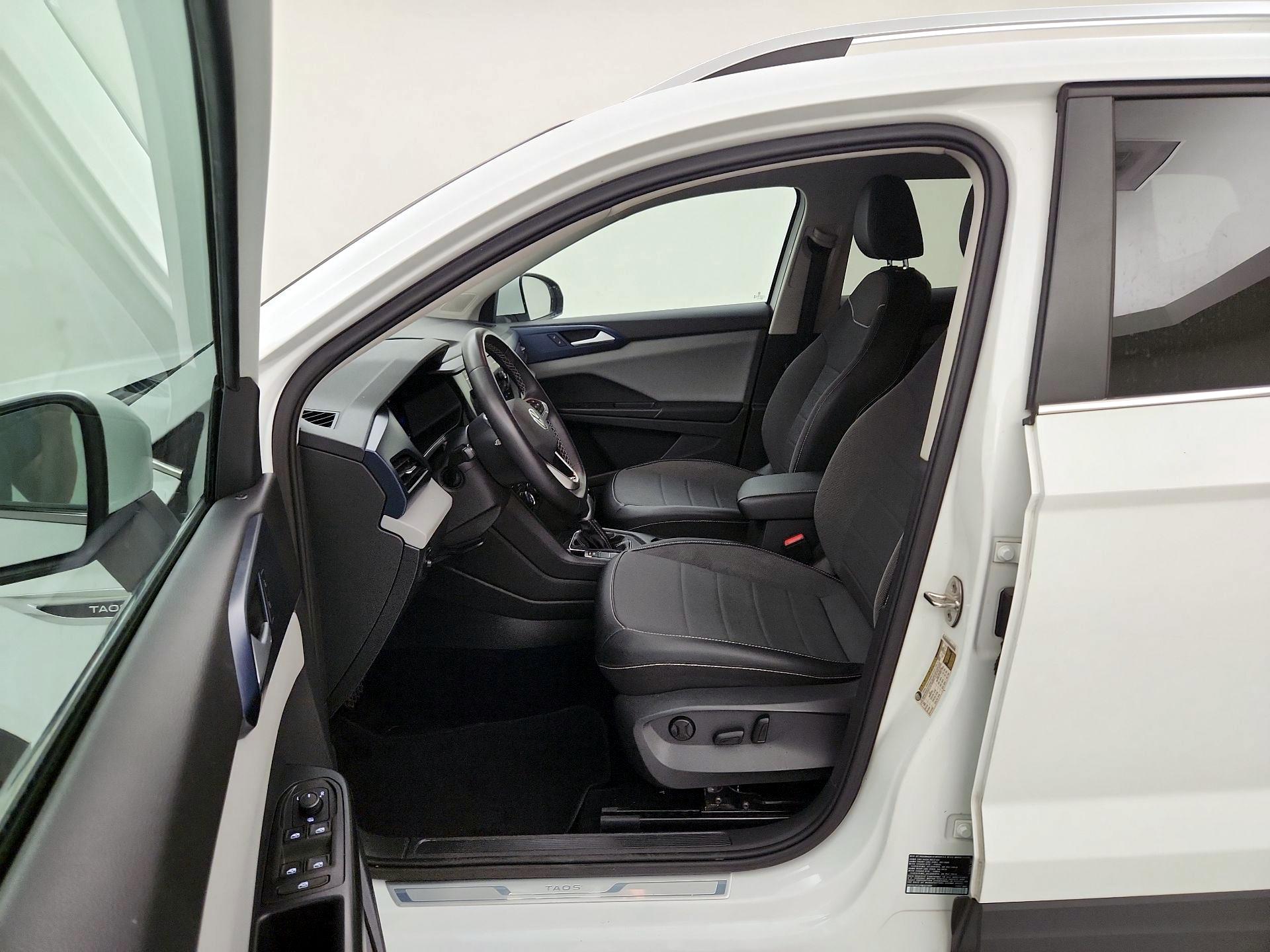 Thumbnail: 2023 Volkswagen Taos - 11