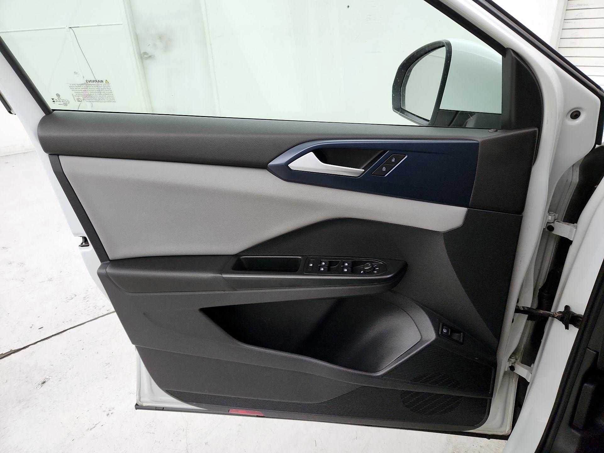 Thumbnail: 2023 Volkswagen Taos - 12